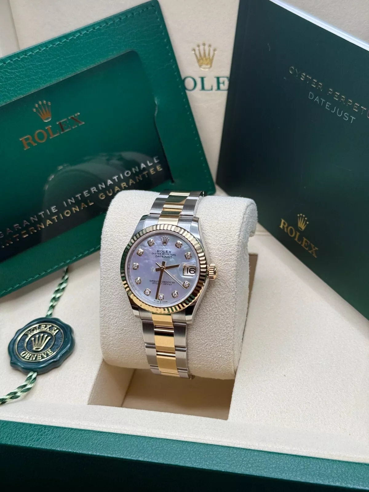 RLX Datejust m278273-0027/0028 31mm White Mother-of-Pearl Dial Stainless Steel and Yellow Gold Oyster Watch