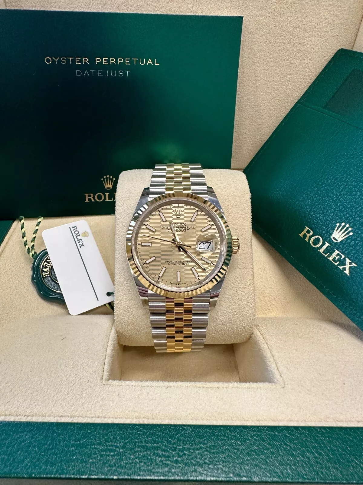 RLX  Datejust 36mm 126233 Golden Fluted Motif 36mm Dial Oyster Bracelet