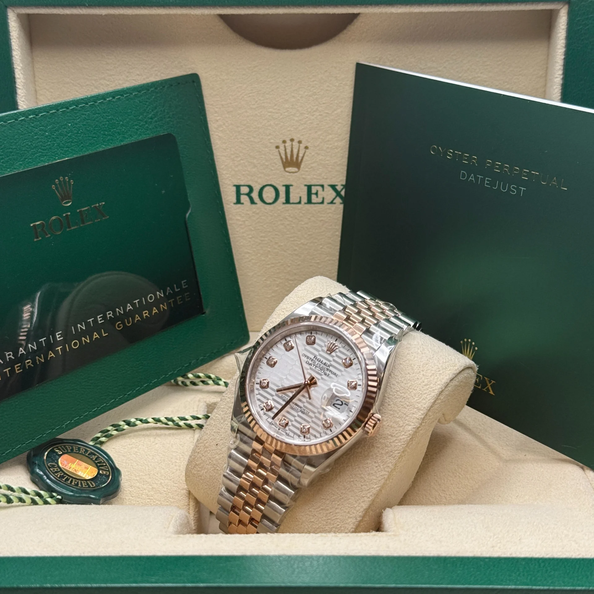 RLX  Datejust 36mm 126231 Silver Fluted Motif Dial Oystersteel and Everose gold Bracelet