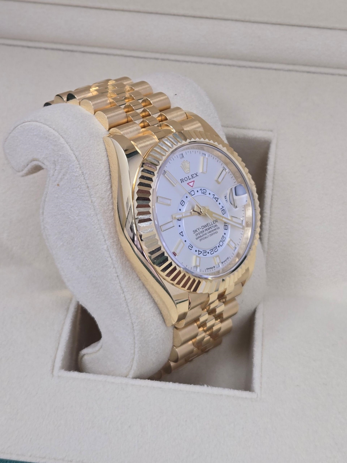 RLX  Sky-Dweller 42mm 336938-0003/0006 Yellow Gold White Dial Jubilee