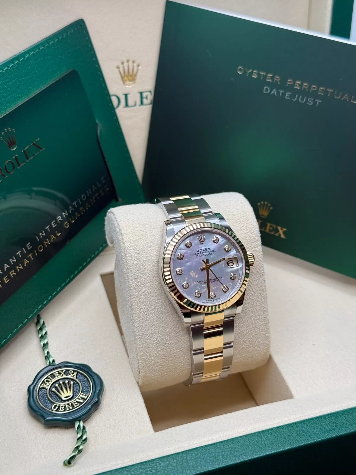 RLX Datejust m278273-0027/0028 31mm White Mother-of-Pearl Dial Stainless Steel and Yellow Gold Oyster Watch