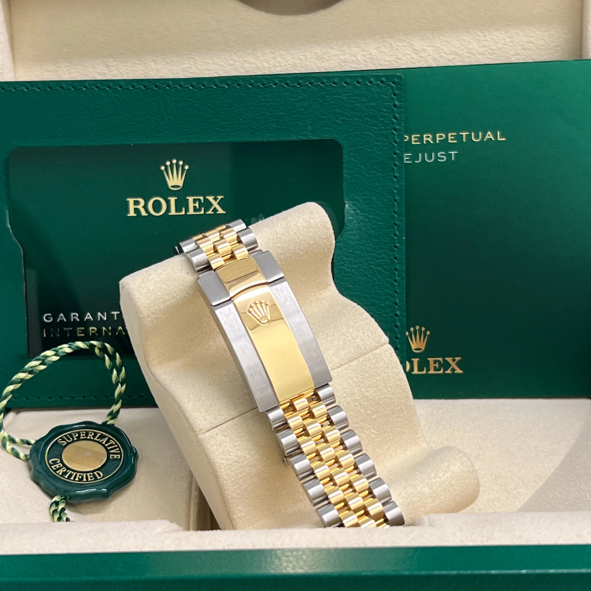 RLX  Datejust 41mm Two-Tone Yellow Gold Fluted Bezel Black Index Dial Jubilee - 126333