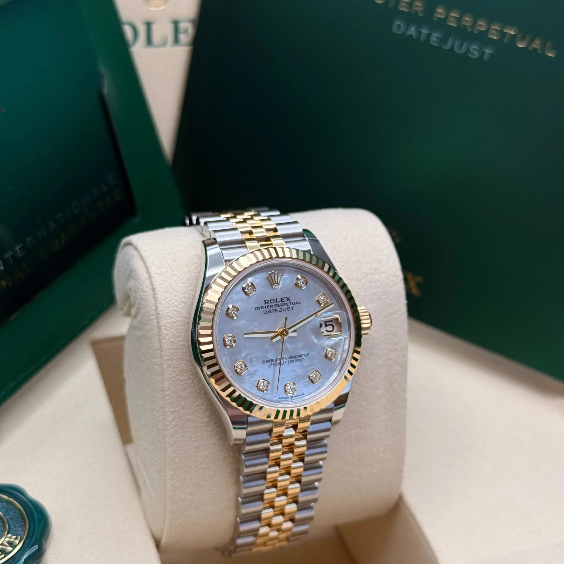 RLX Datejust m278273-0027/0028 31mm White Mother-of-Pearl Dial Stainless Steel and Yellow Gold Oyster Watch