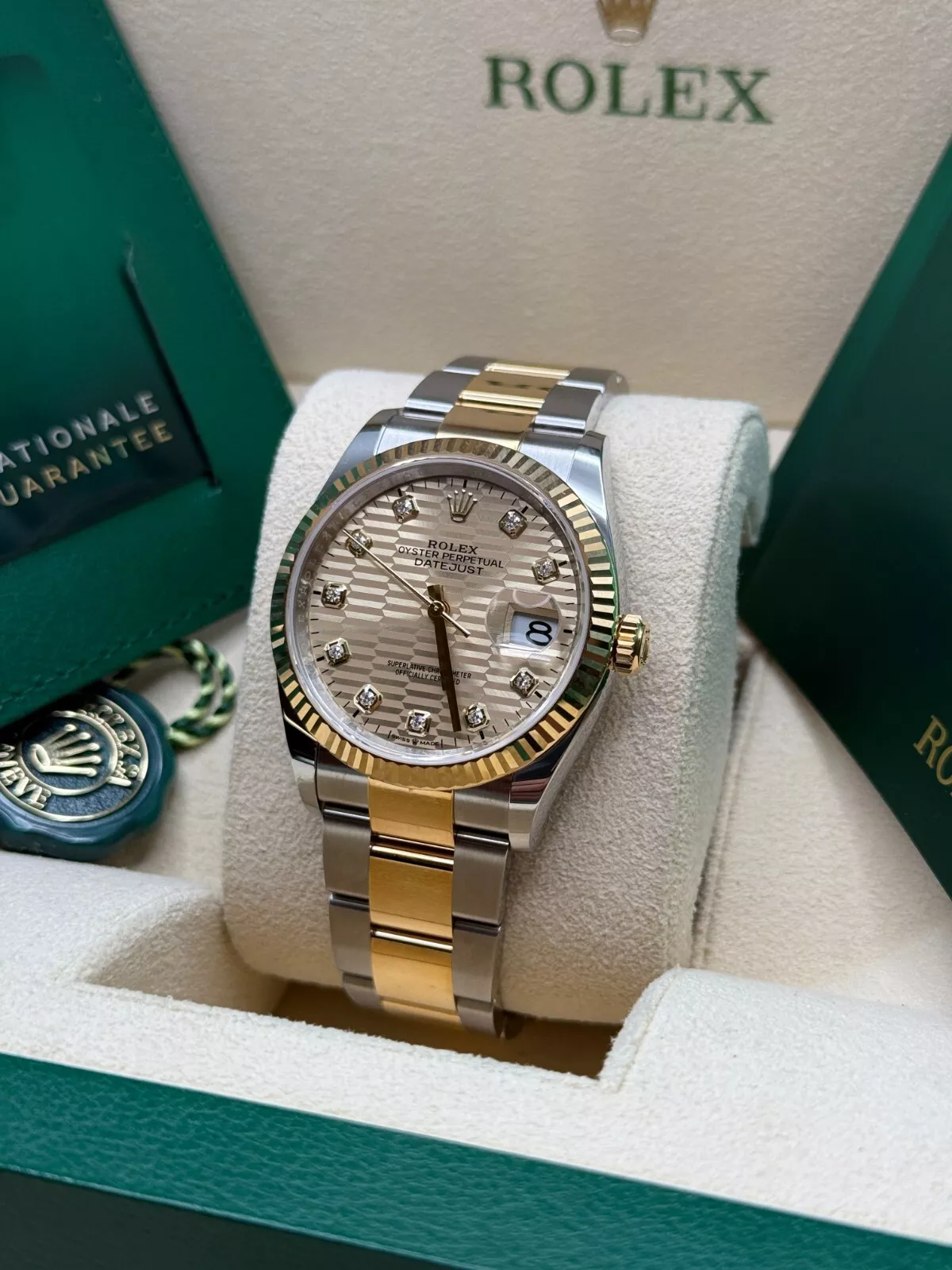 RLX  Datejust 36mm 126233 Champagne Fluted Motif Diamond Dial Jubilee Bracelet