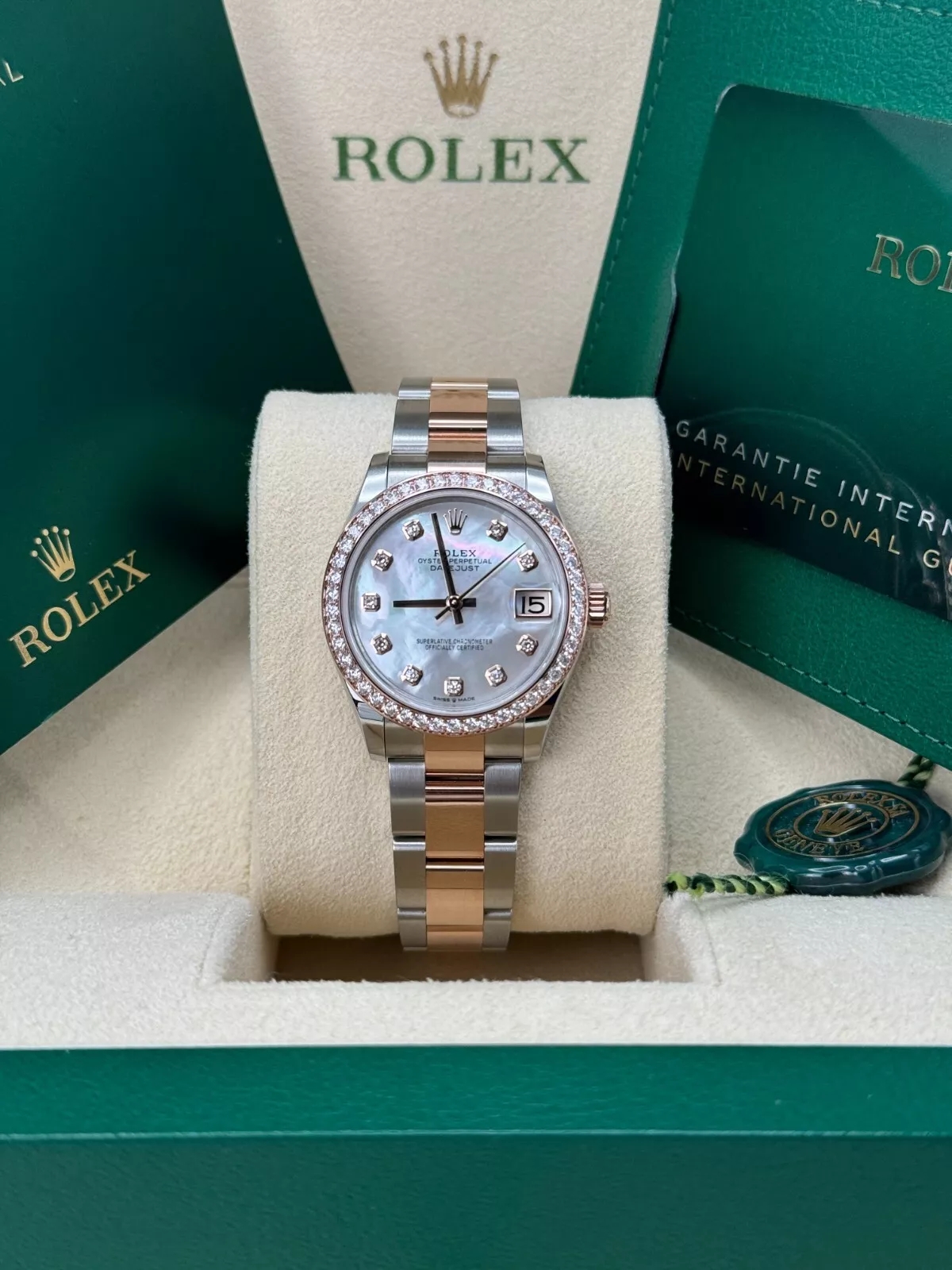 RLX Datejust m278381-0025/0026 Mother-of-Pearl Diamond 31mm Dial Diamond-Set Bezel and Oyster Bracelet Watch