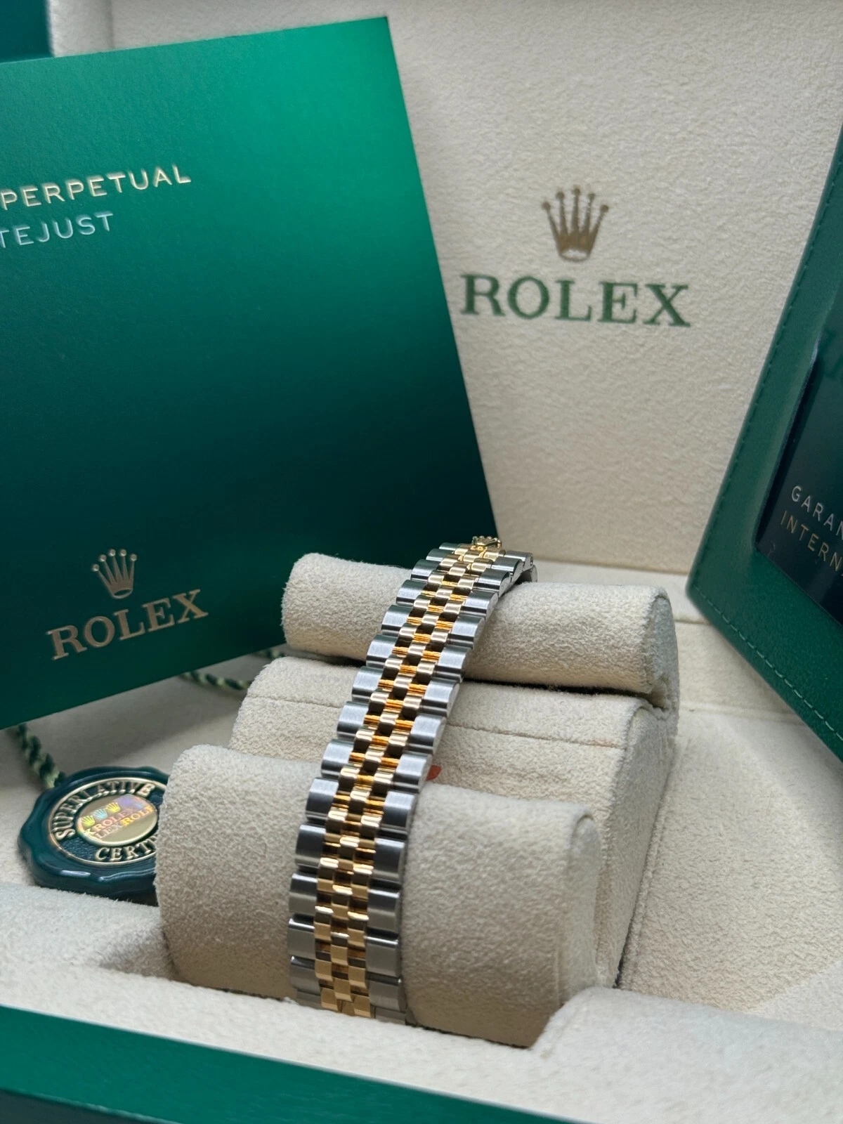 RLX Lady-Datejust 28mm 279383RBR Champagne Dial Yellow Rolesor Oyster Bracelet