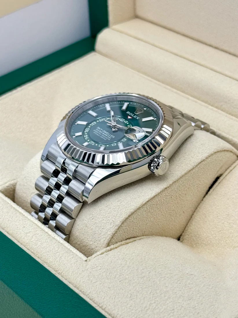 RLX  Sky-Dweller 42mm 336934-0001/0002 Stainless Steel Green Dial Oyster