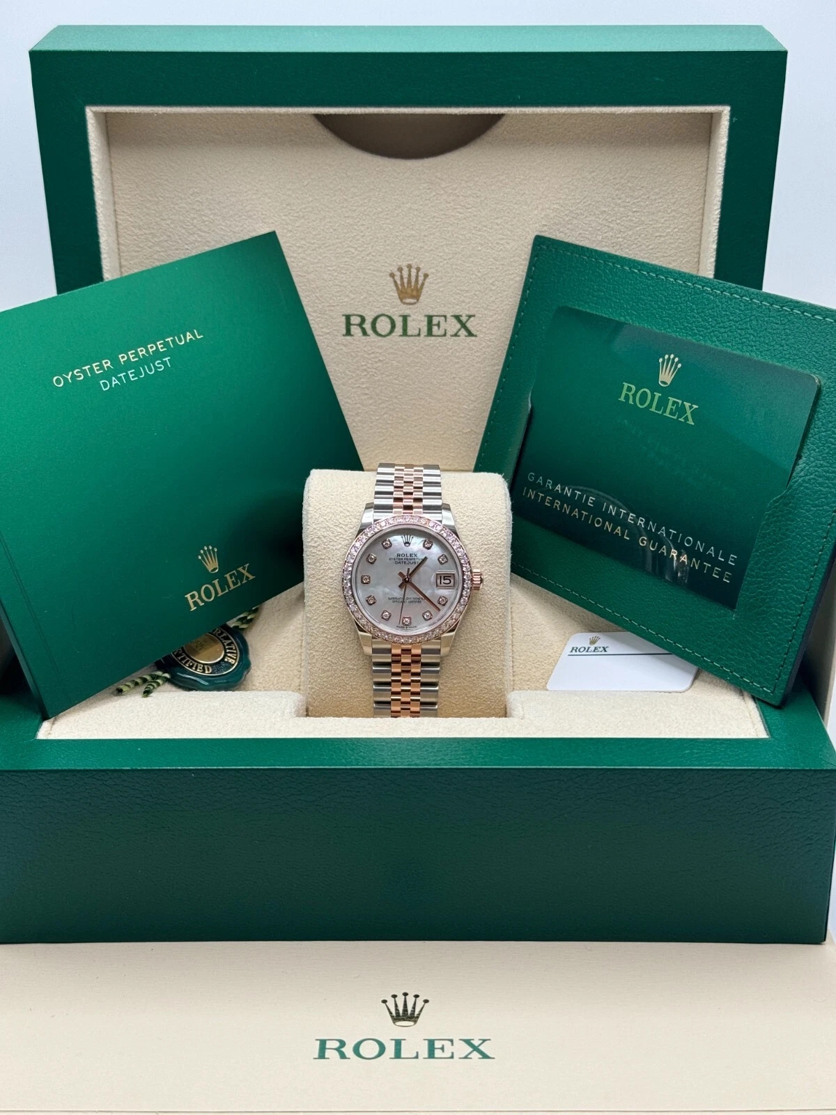 RLX Datejust m278381-0025/0026 Mother-of-Pearl Diamond 31mm Dial Diamond-Set Bezel and Oyster Bracelet Watch