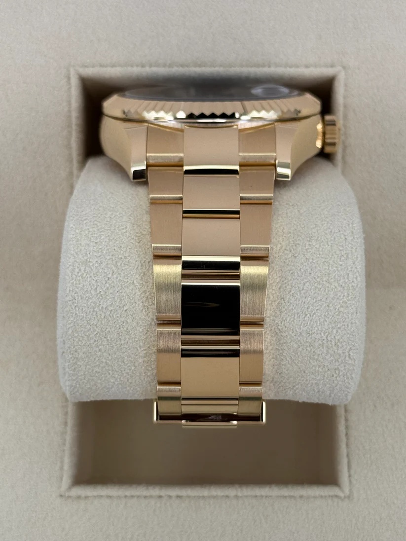 RLX  Sky-Dweller 42mm 336938-0002/0005 Yellow Gold Black Dial Oyster