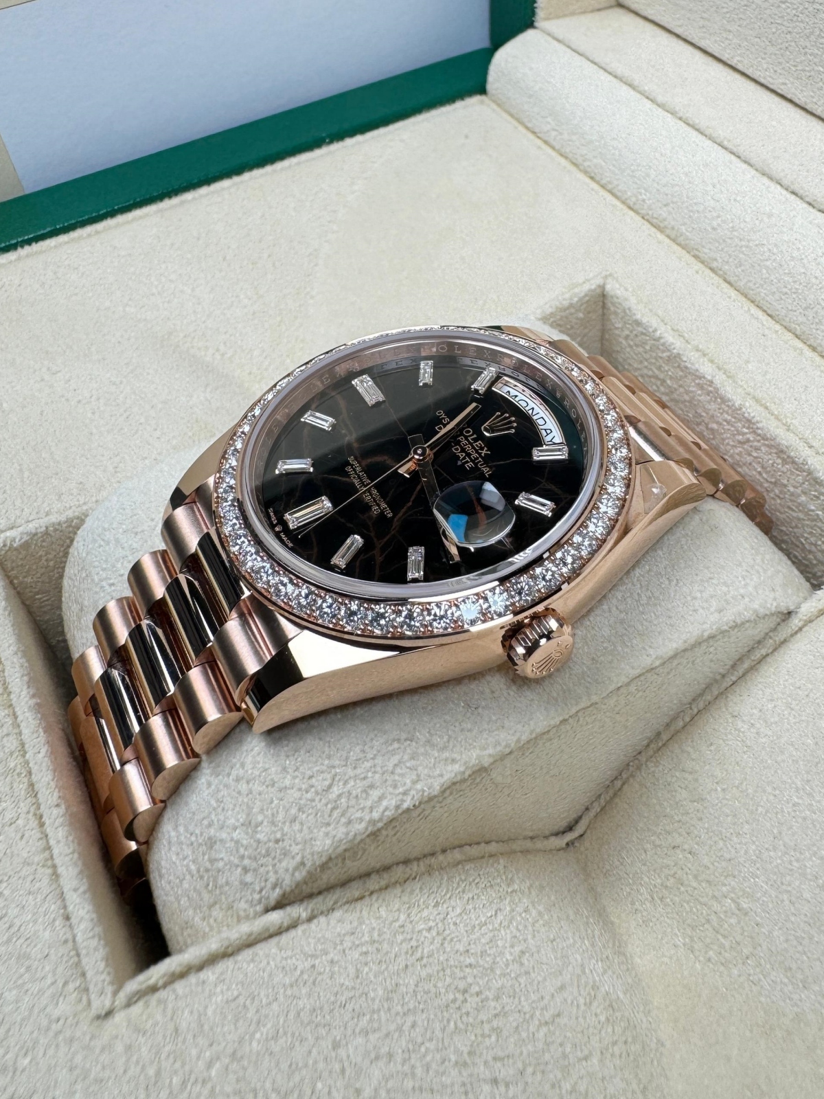 RLX  Day-Date 40mm Eisenkiesel / Diamonds Dial 228345rbr-0016