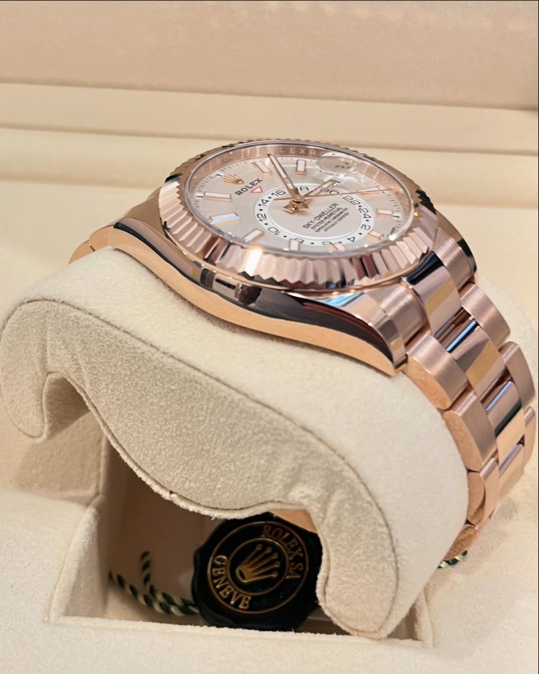 RLX  Sky-Dweller 42mm 336935-0003/0007 Rose Gold White Dial Oyster