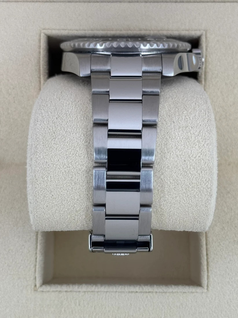 Rolex GMT-Master II 116710LN 40mm