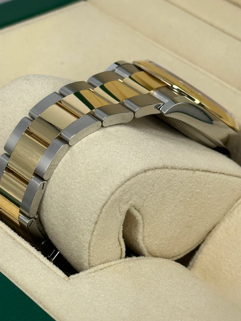 RLX  Datejust 36mm 126203 White Dial Domed Bezel Jubilee Bracelet