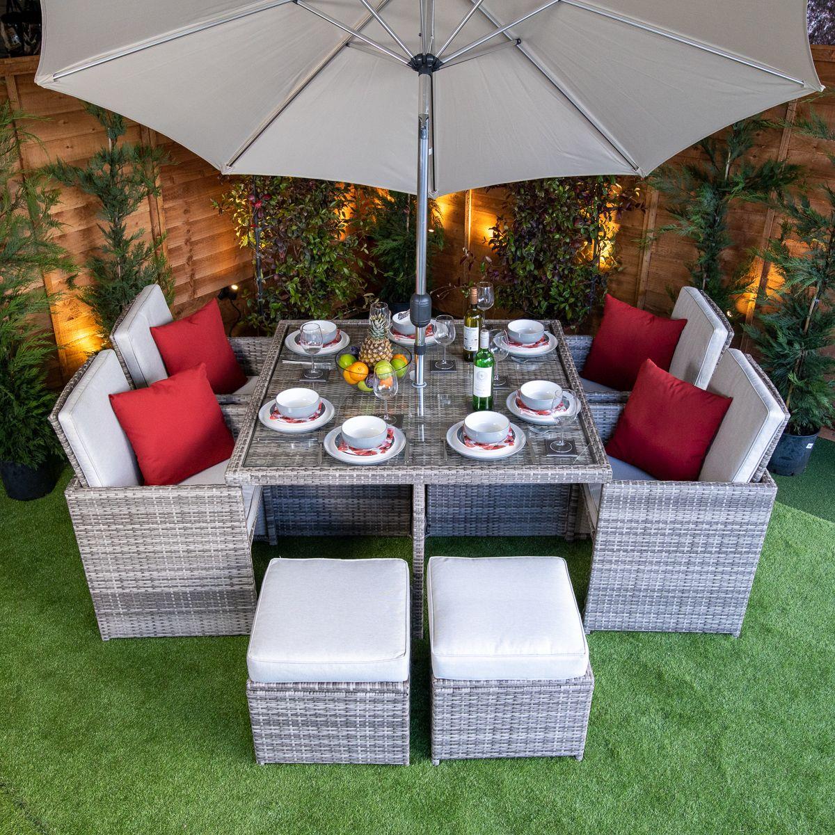Flat pack 4 seat cube rattan outdoor sofa with 4 footrests