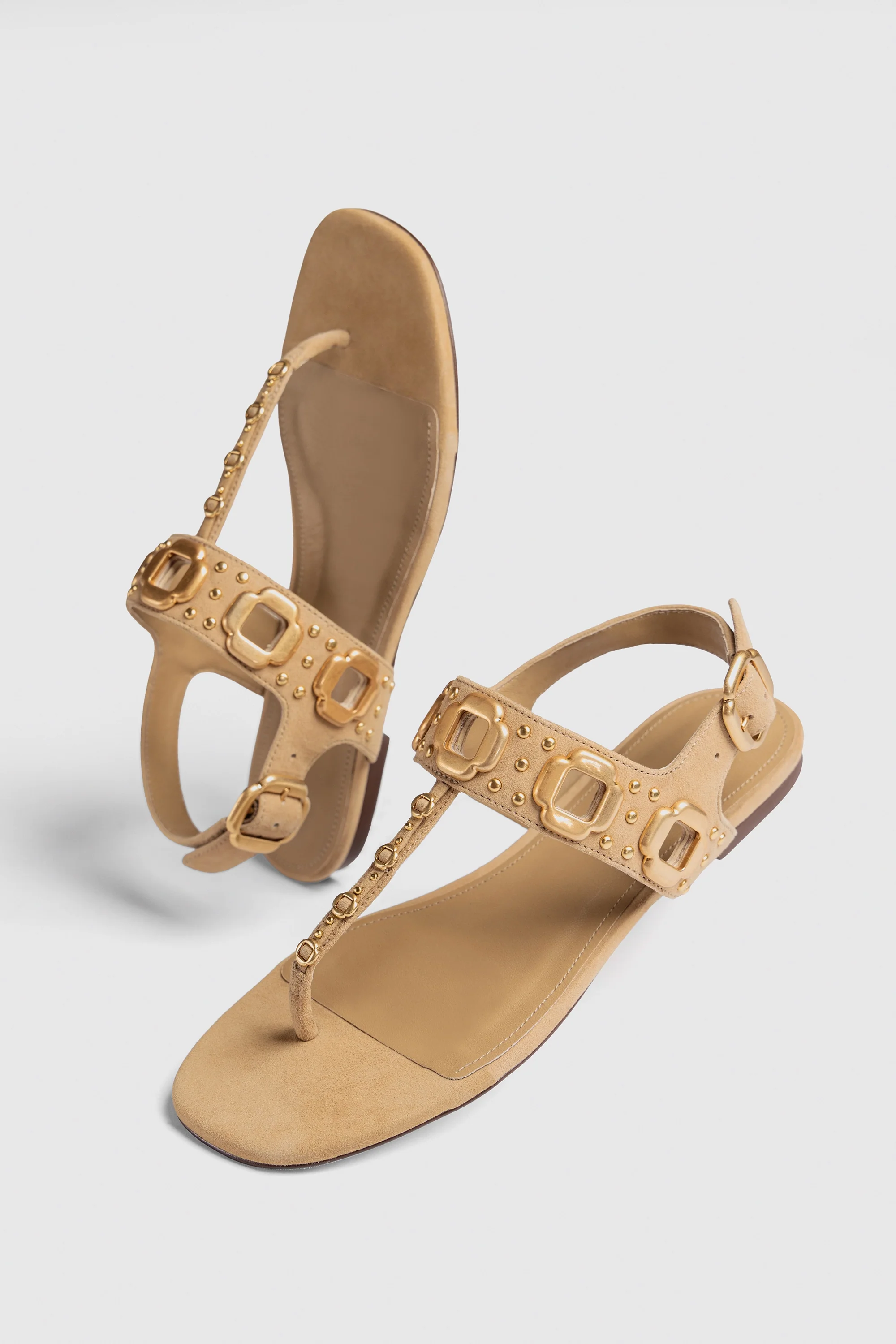 Milan Studs Thong Sandal In Peanut Suede
