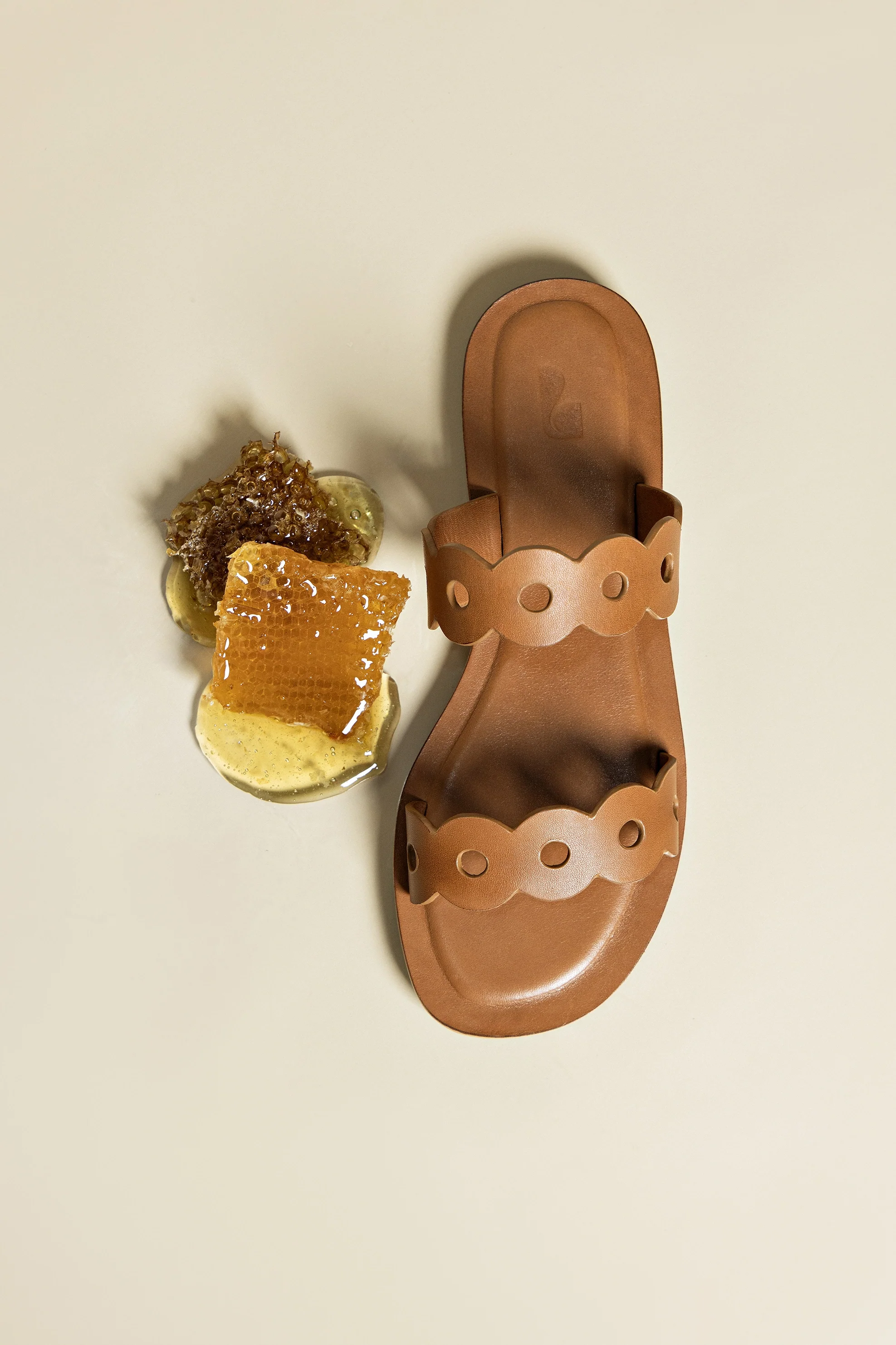 Florence Flat Mule In Light Caramel Leather