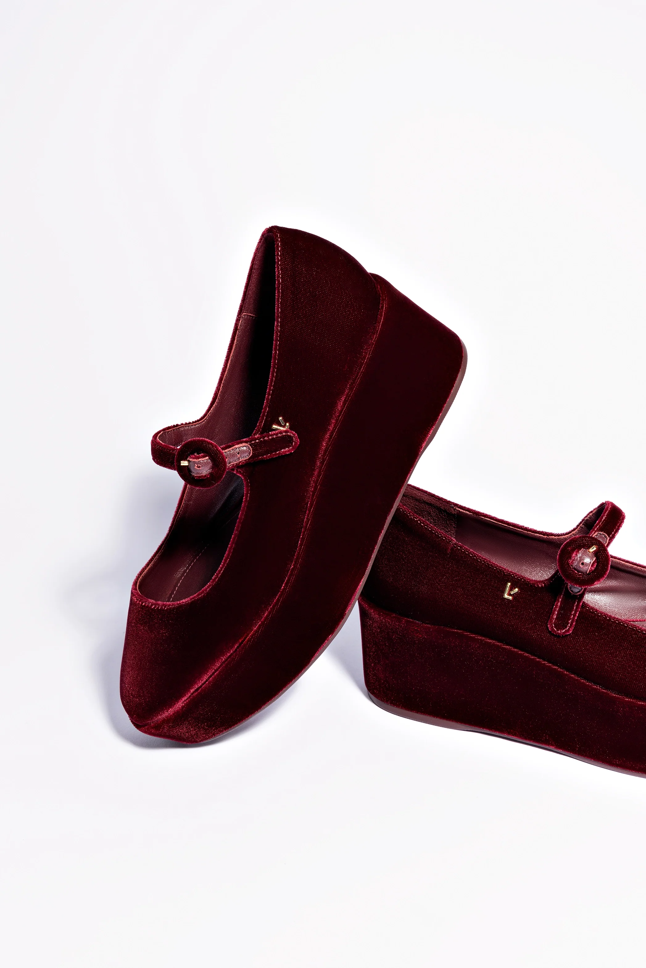 Blair Flatform In Wine Velvet