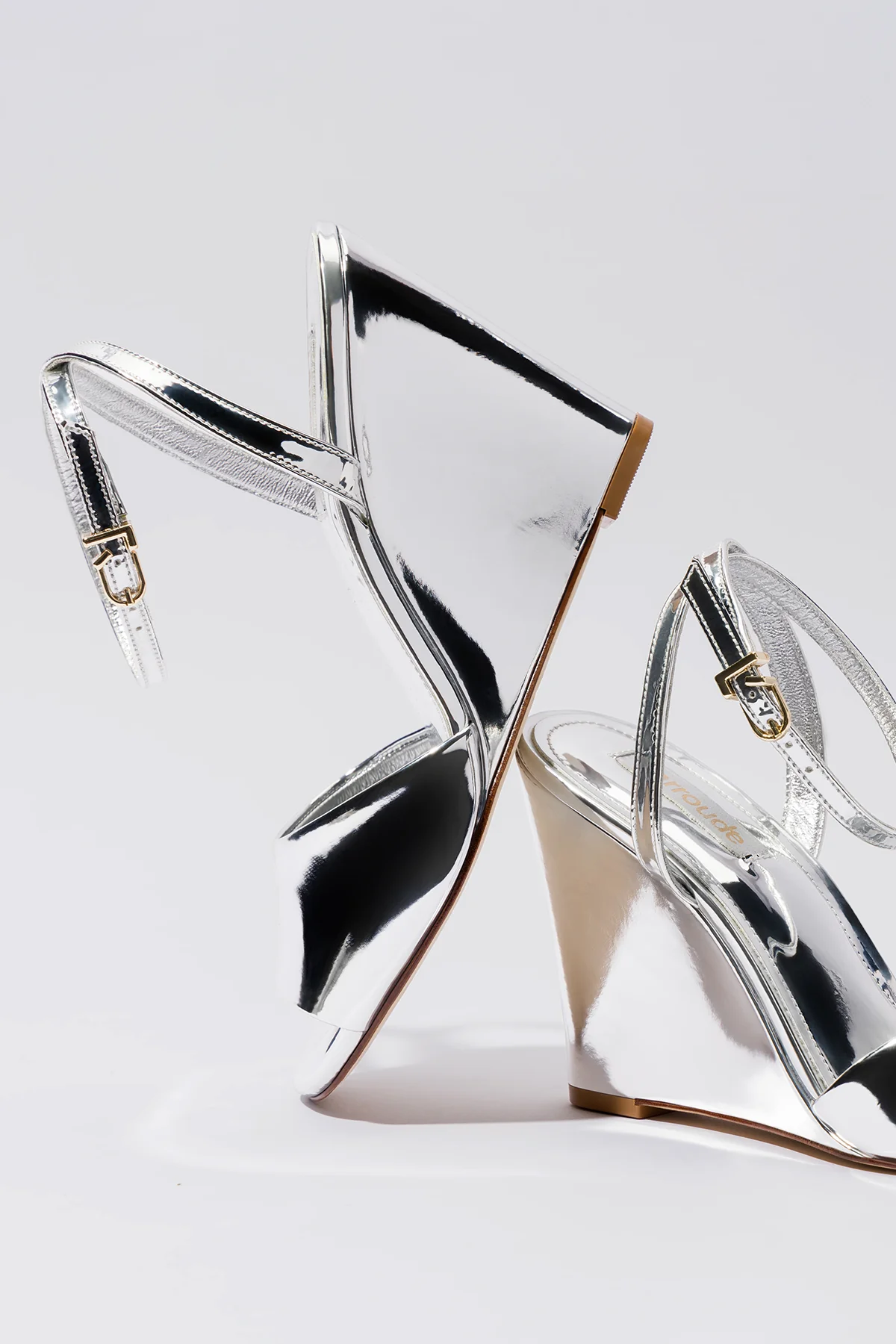 Yves Wedge In Silver Specchio