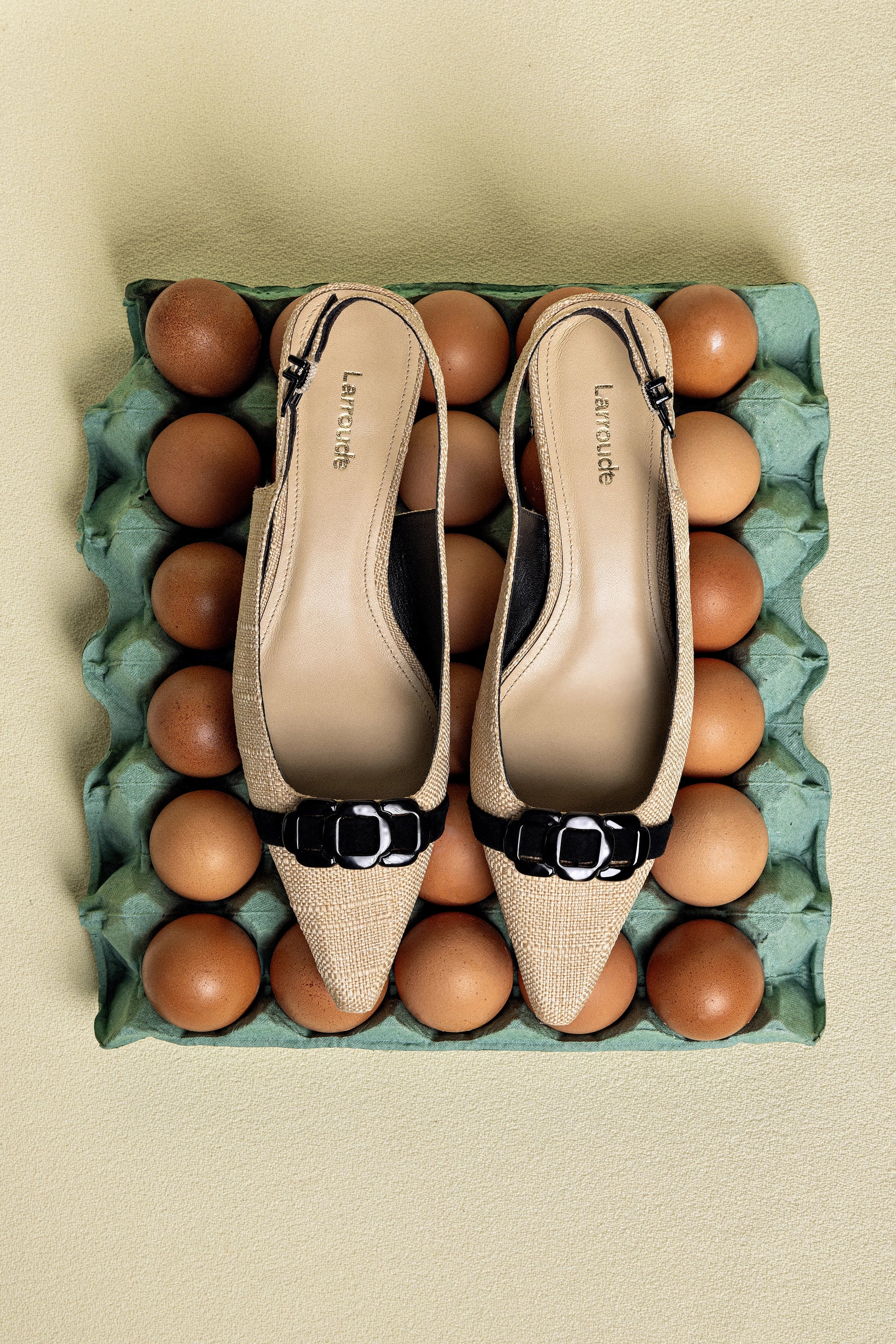 Franca Pump In Beige Raffia and Black Trimming