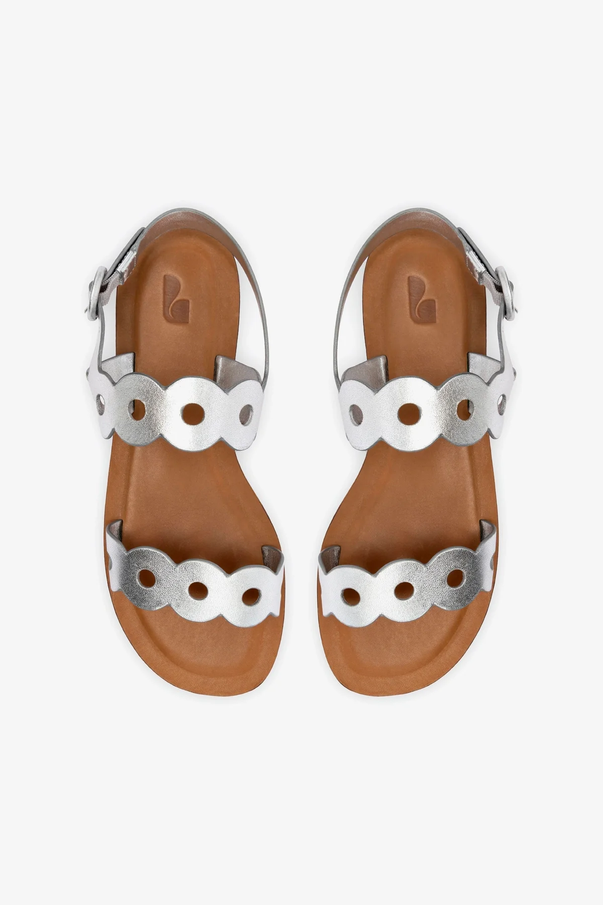Florence Flat Sandal In Silver Metallic Leather