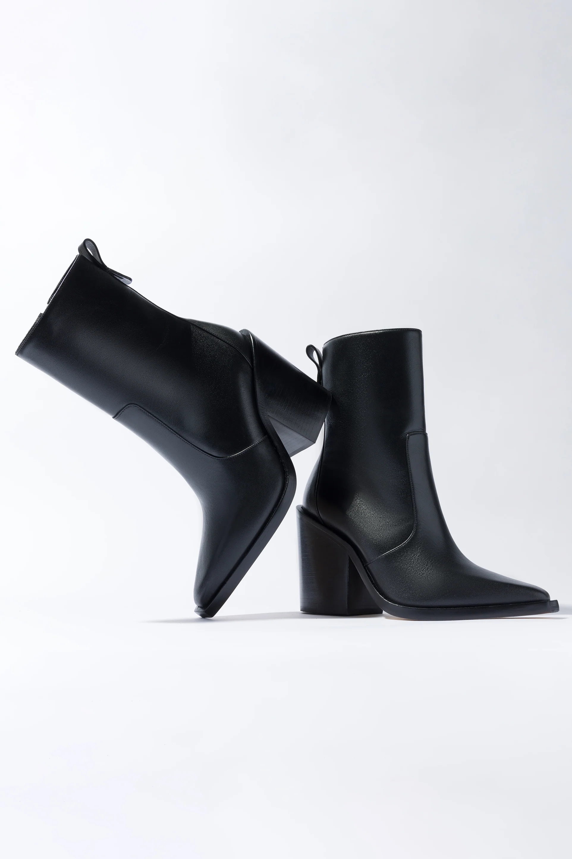 James Boot In Black Leather