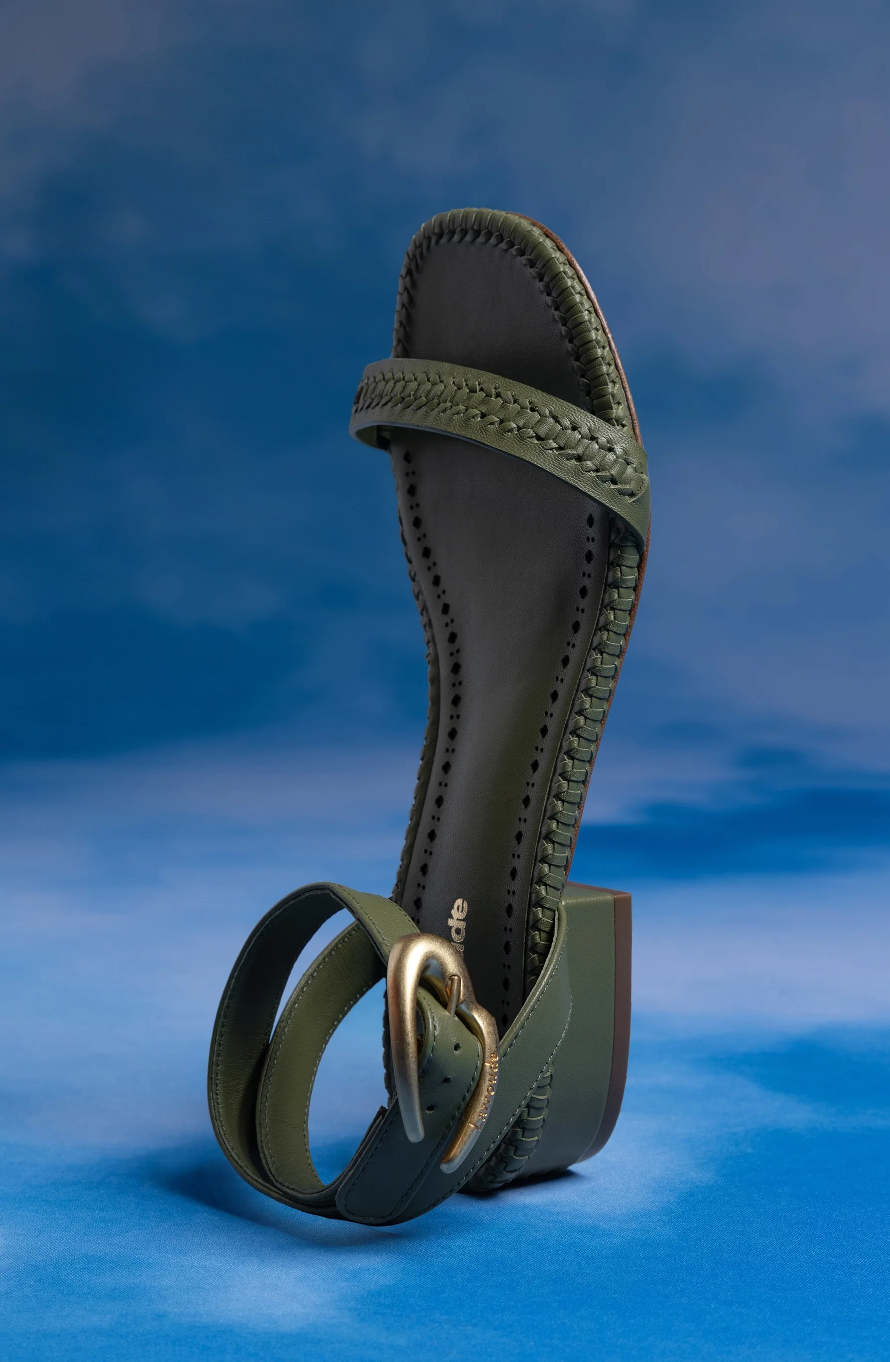 Verona Flat Sandal In Seaweed Leather