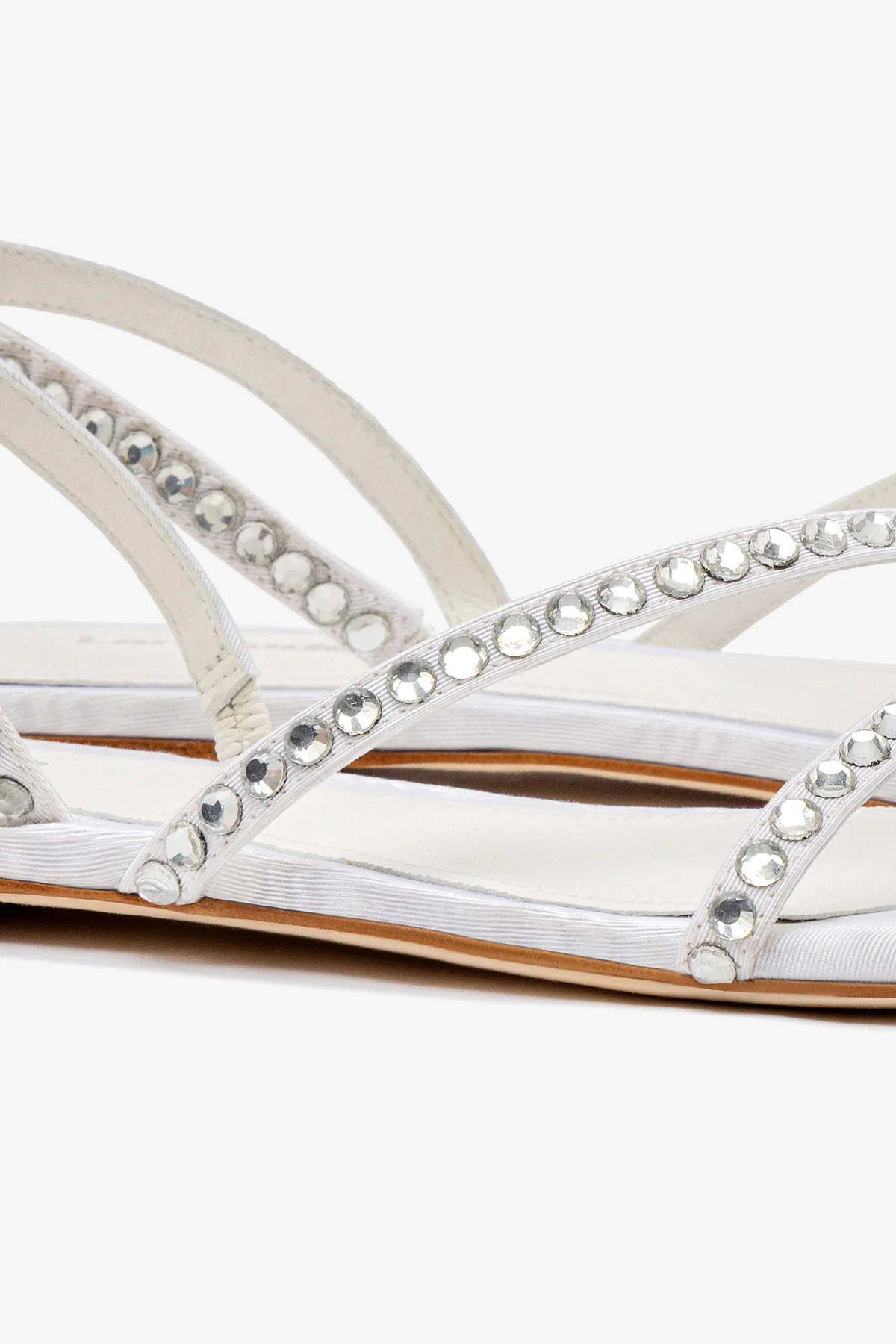 Vicky Flat Sandal In White Fabric and Crystals
