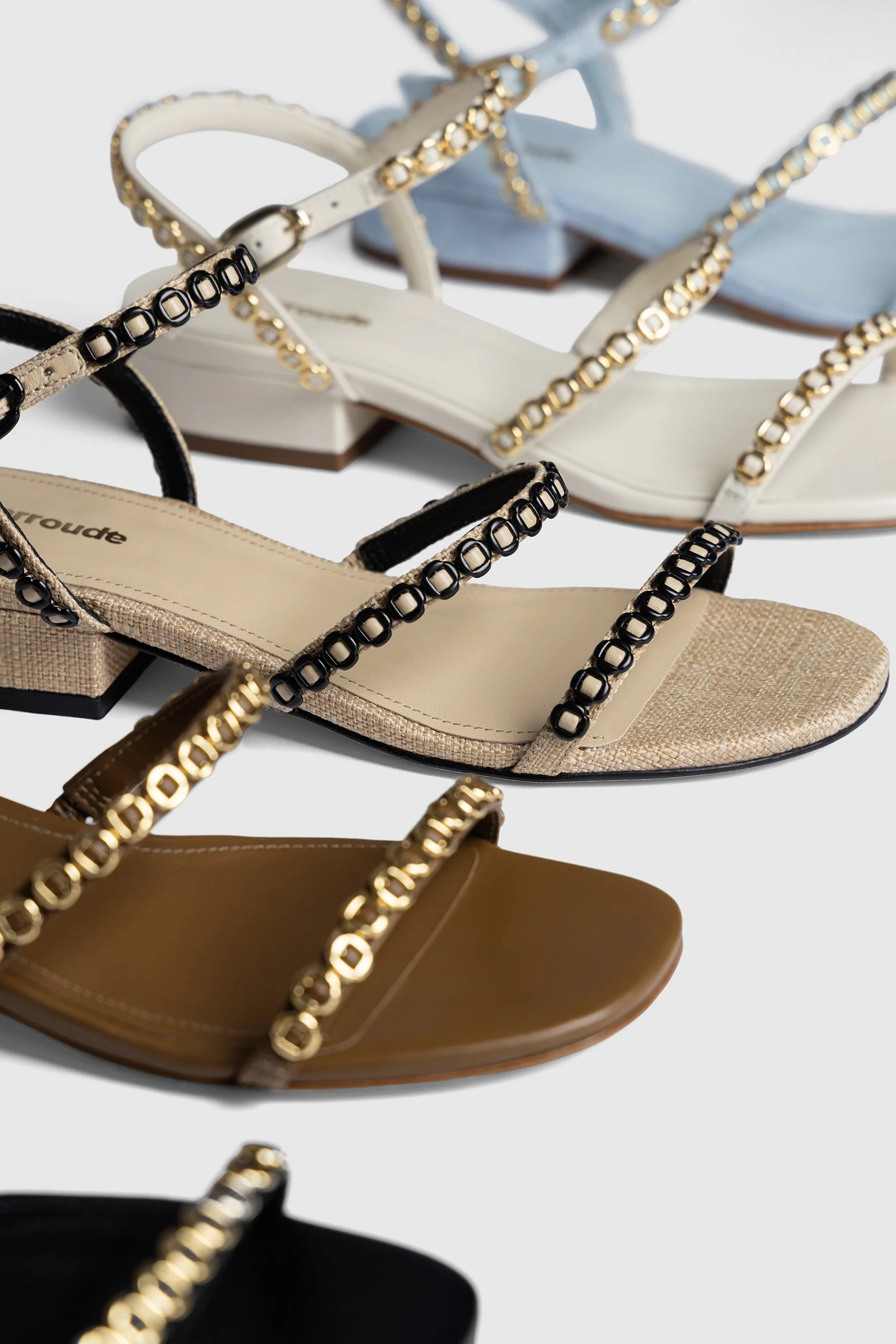 Milanina Flat Sandal In Beige Raffia