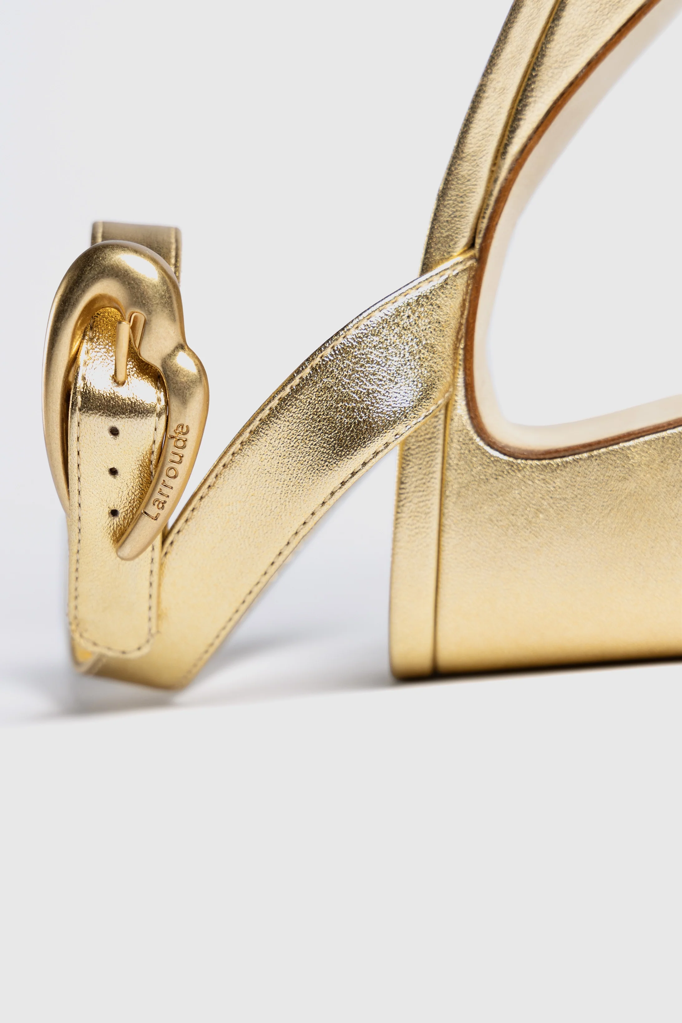 Dolly Verona Low Sandal In Gold Metallic Leather