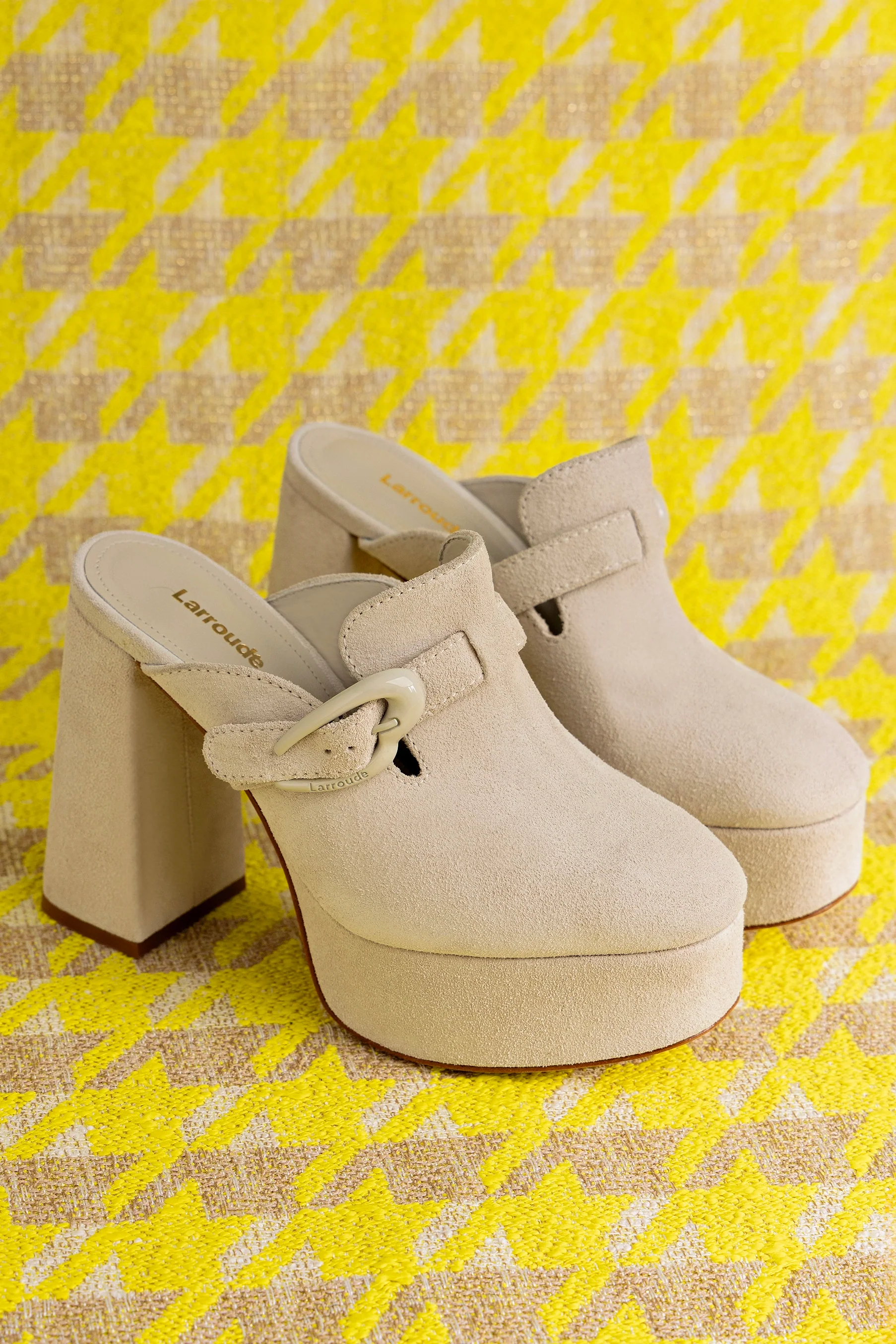 Dolly Verona Clog In Grey Suede