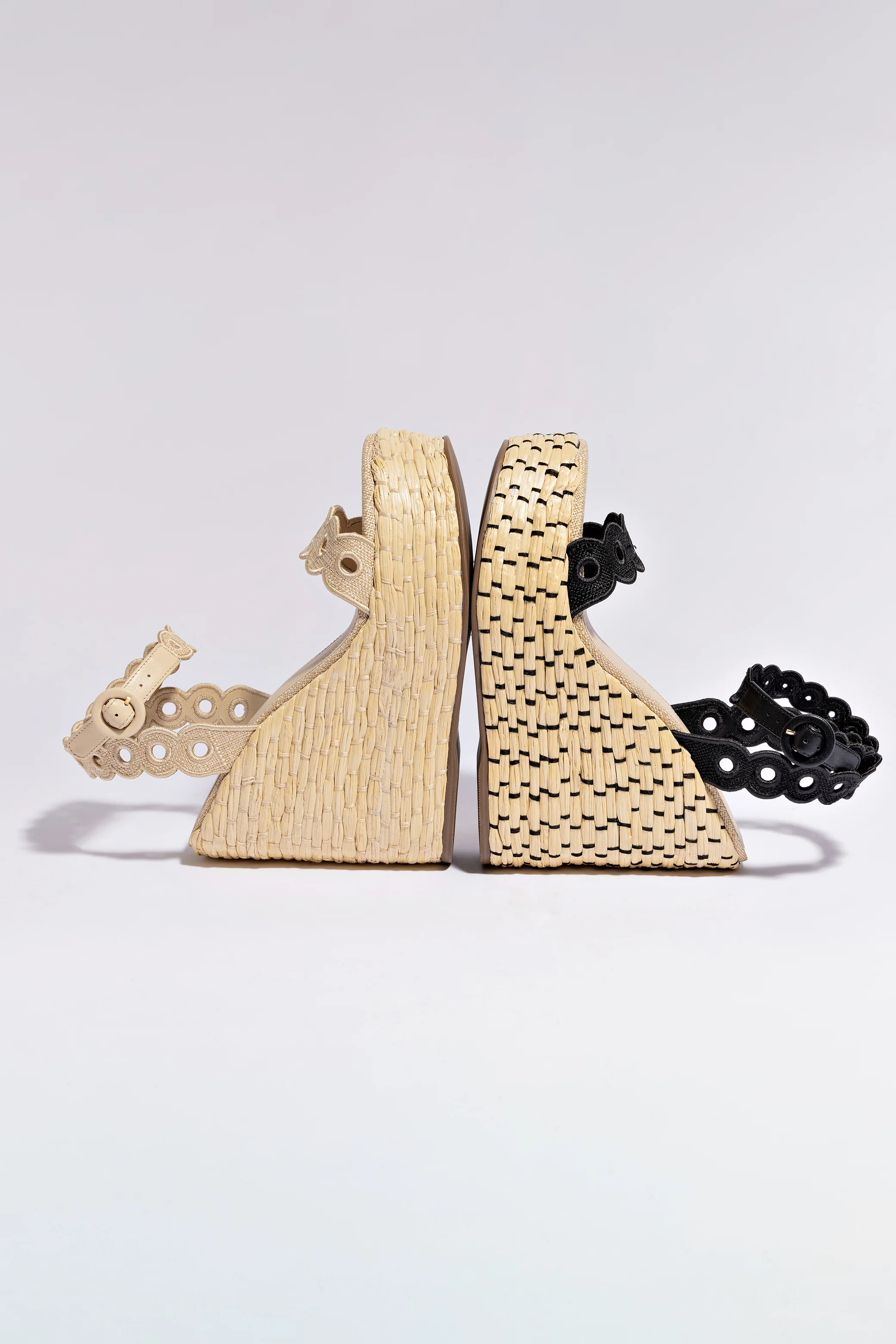 Florence Broderie Wedge In Beige Raffia
