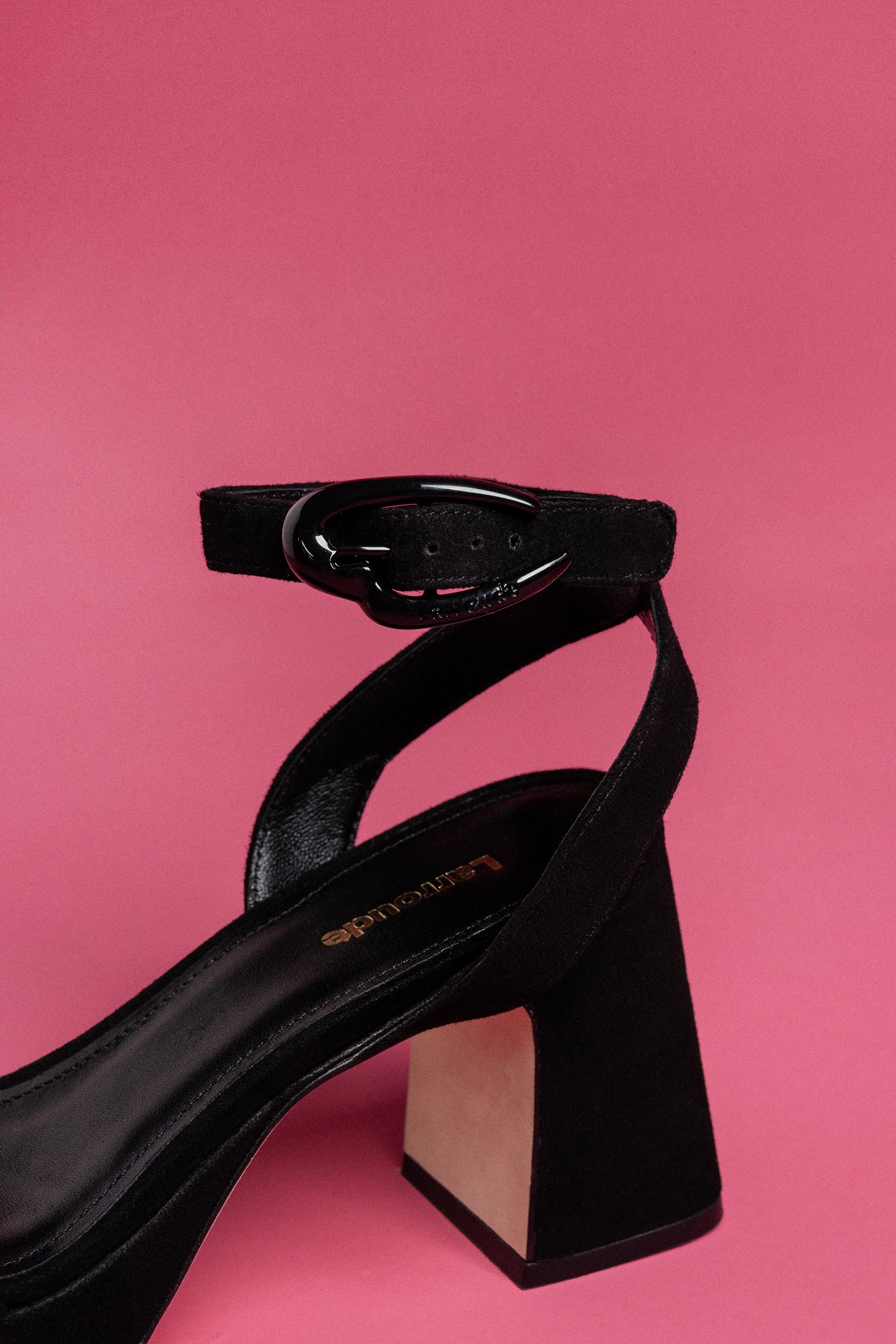 Dolly Verona Low Sandal In Black Suede