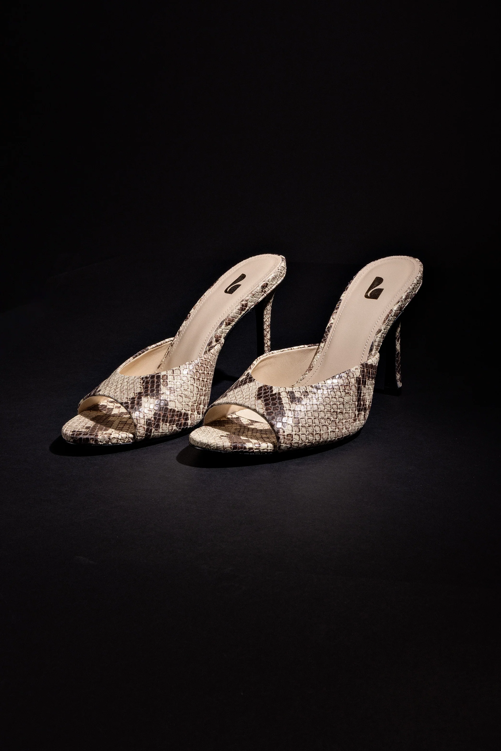 Jasmine Hi Mule In Snake Printed Neutral