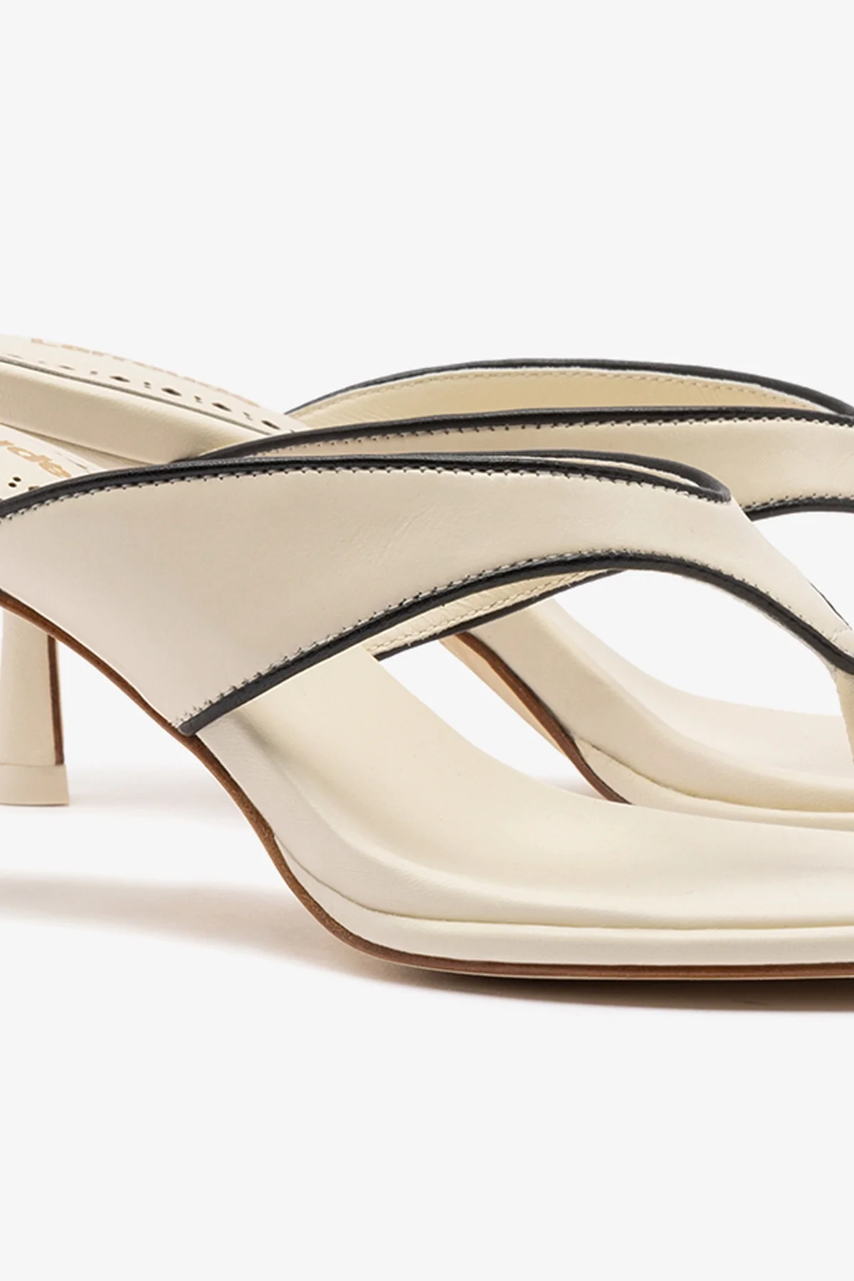 Gaia Sandal In Ivory Leather