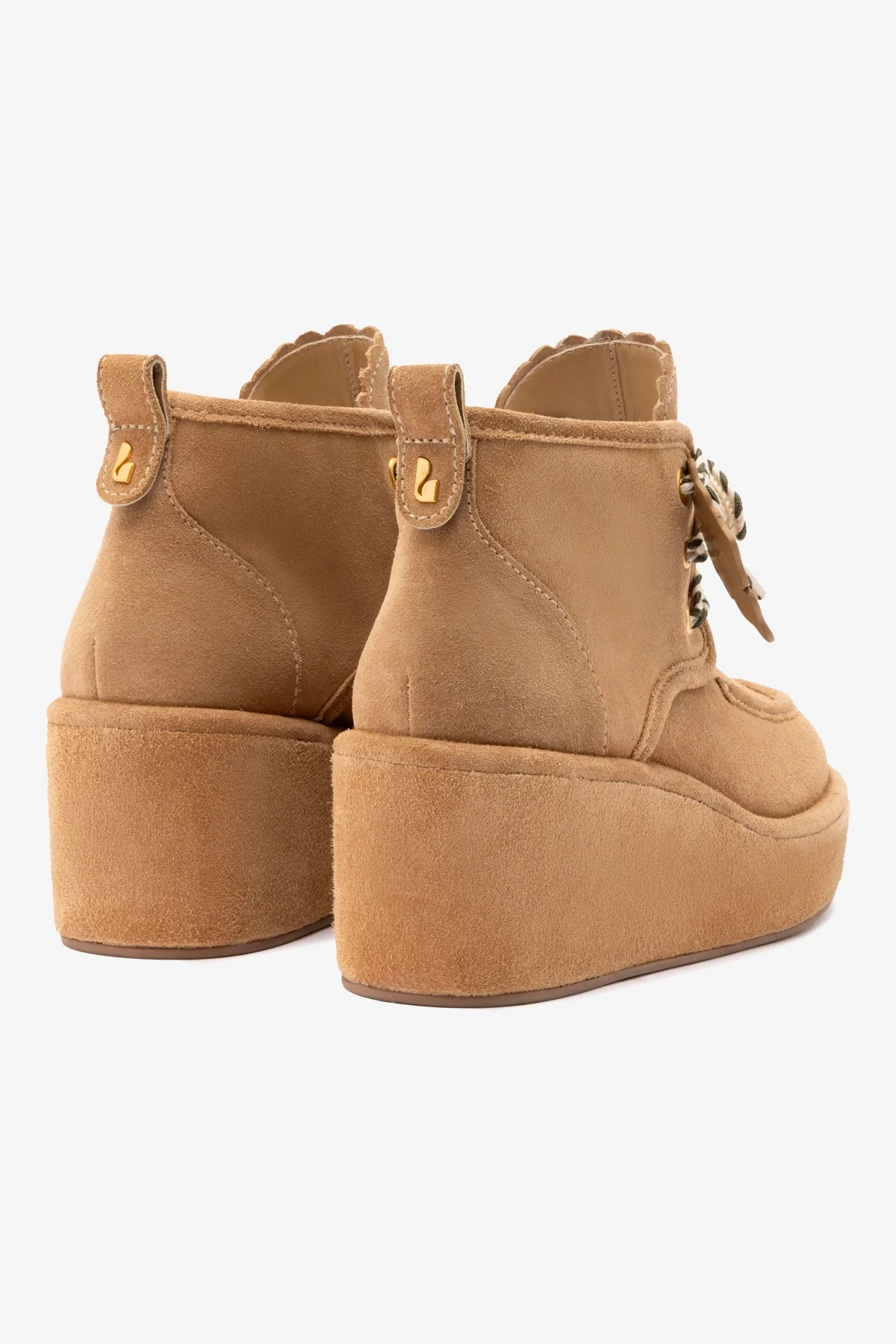 Chani Wedge In Peanut Suede