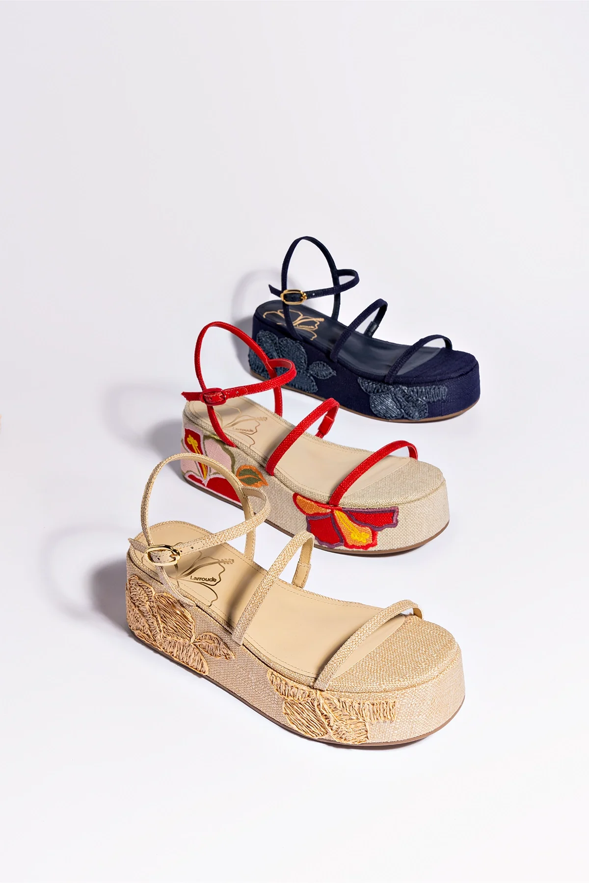 Gio Flatform Sandal In Scarlet Raffia and Hibiscus Embroidery