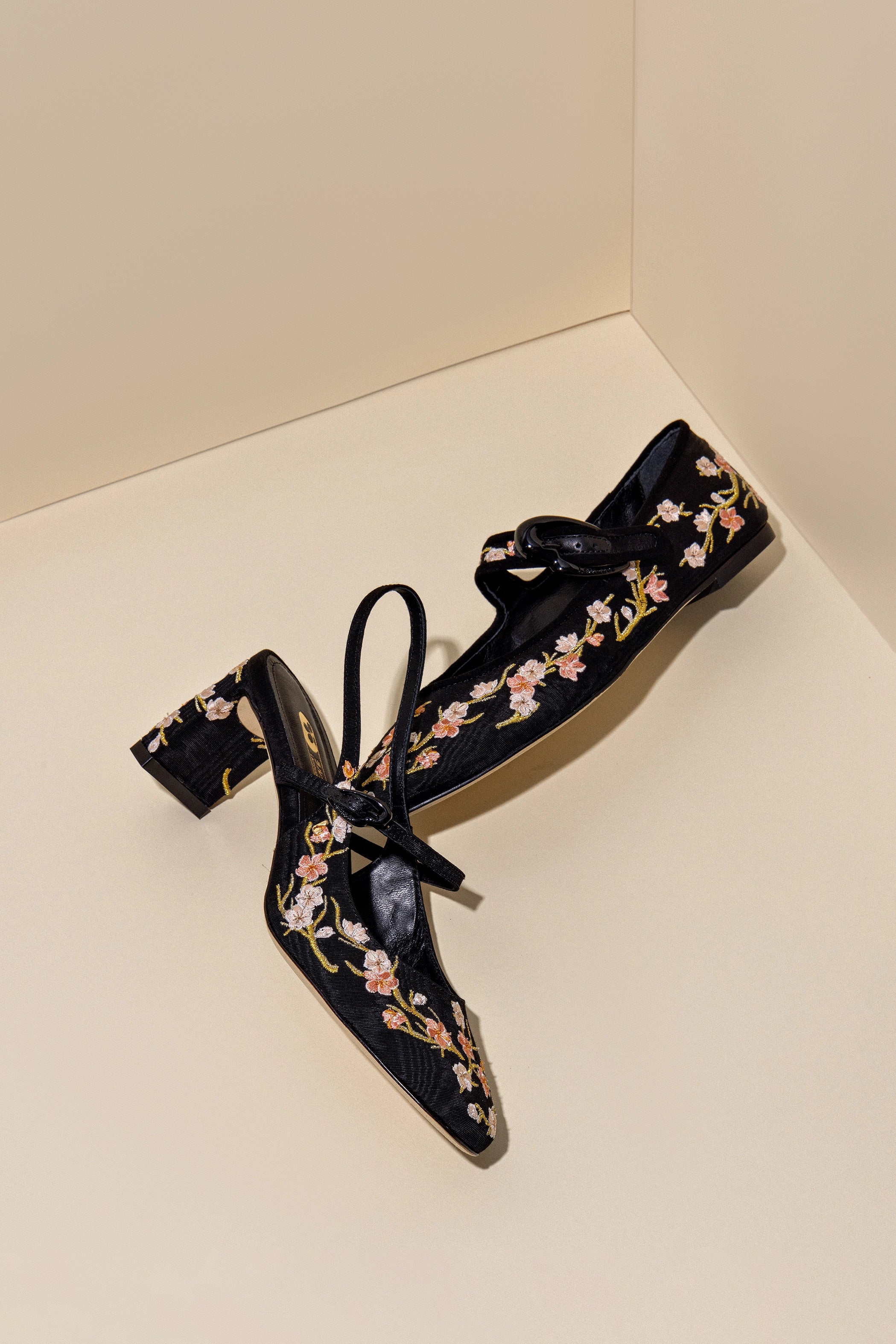 Georgina Pump In Black Sakura Printed Fabric