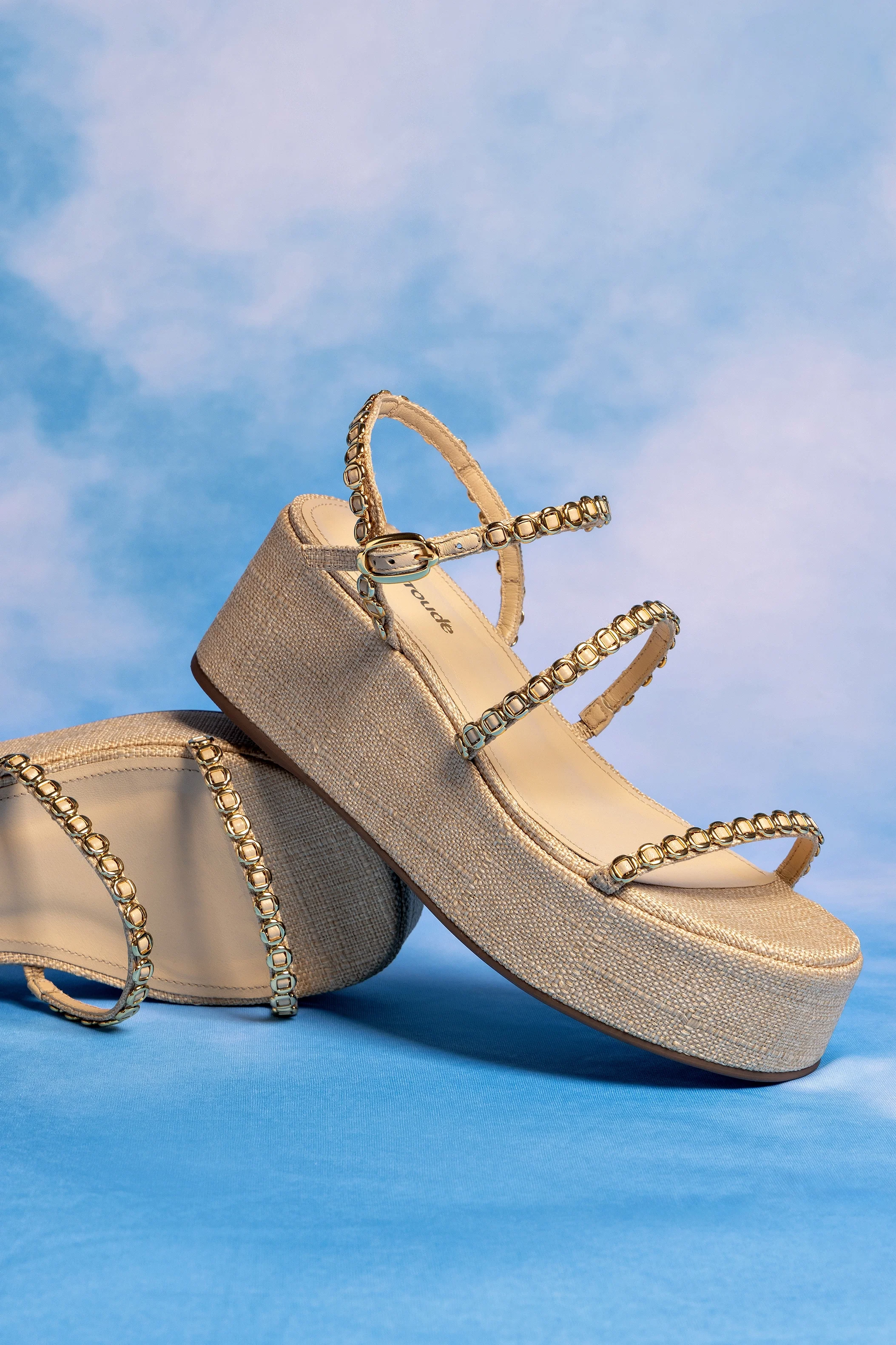 Gio Milanina Flatform Sandal In Beige Raffia