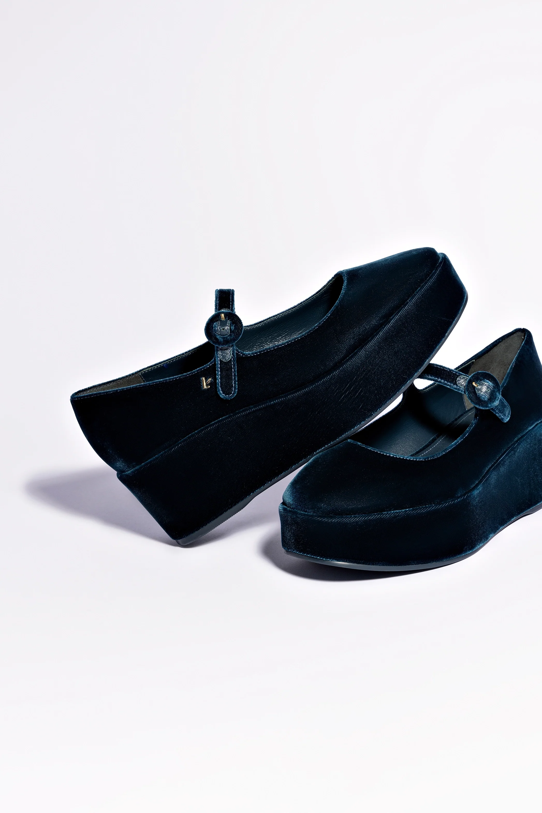 Blair Flatform In Deepsea Velvet