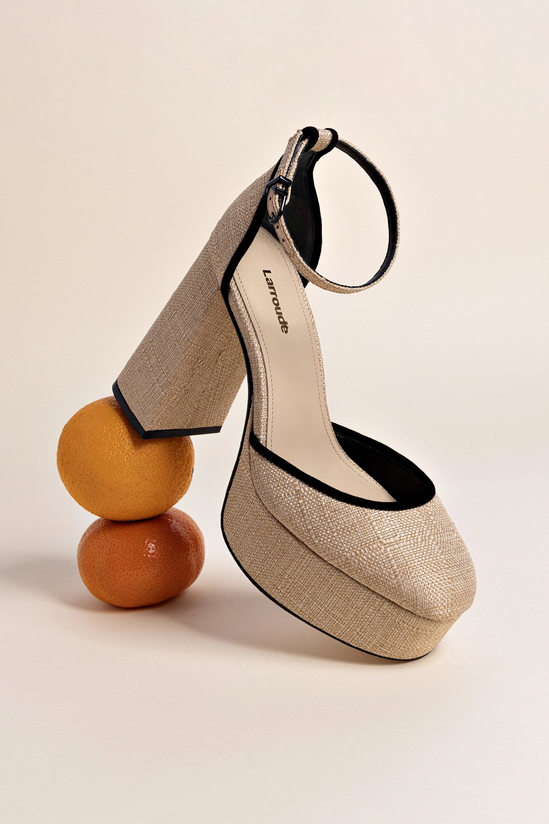 Ari Pump In Beige Raffia and Black Trimming