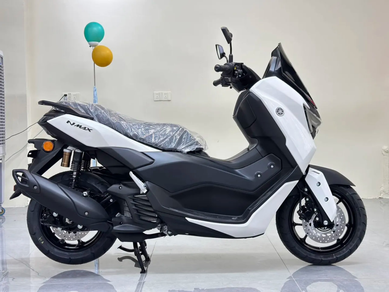 YAMAHA-TMAX