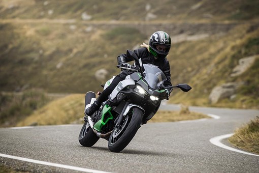 2024  NINJA® 7 HYBRID ABS