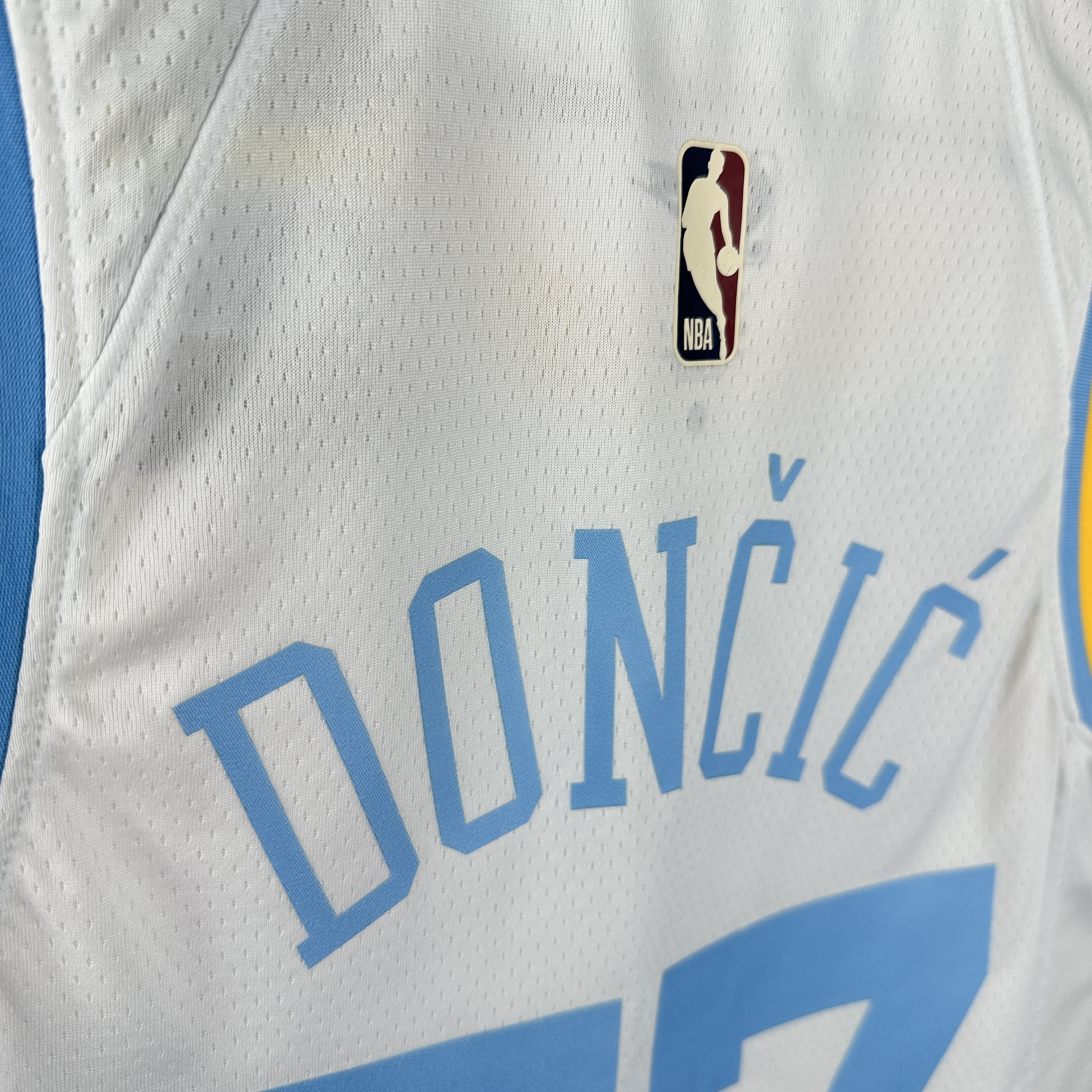 Retro Lakers White No.77 Dončić