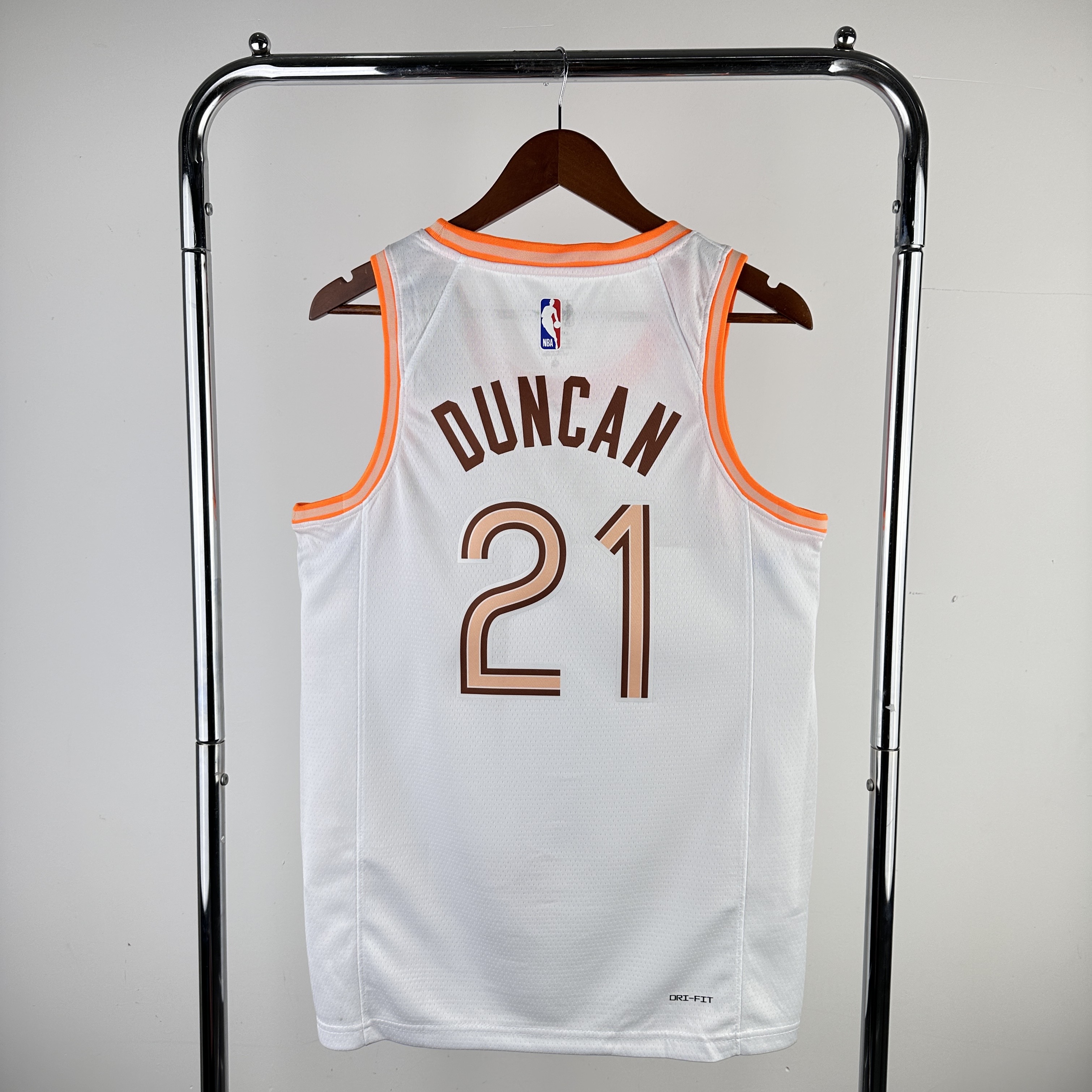 24 SEASON SAN ANTONIO SPURS CITY EDITION  #21 DUNCAN