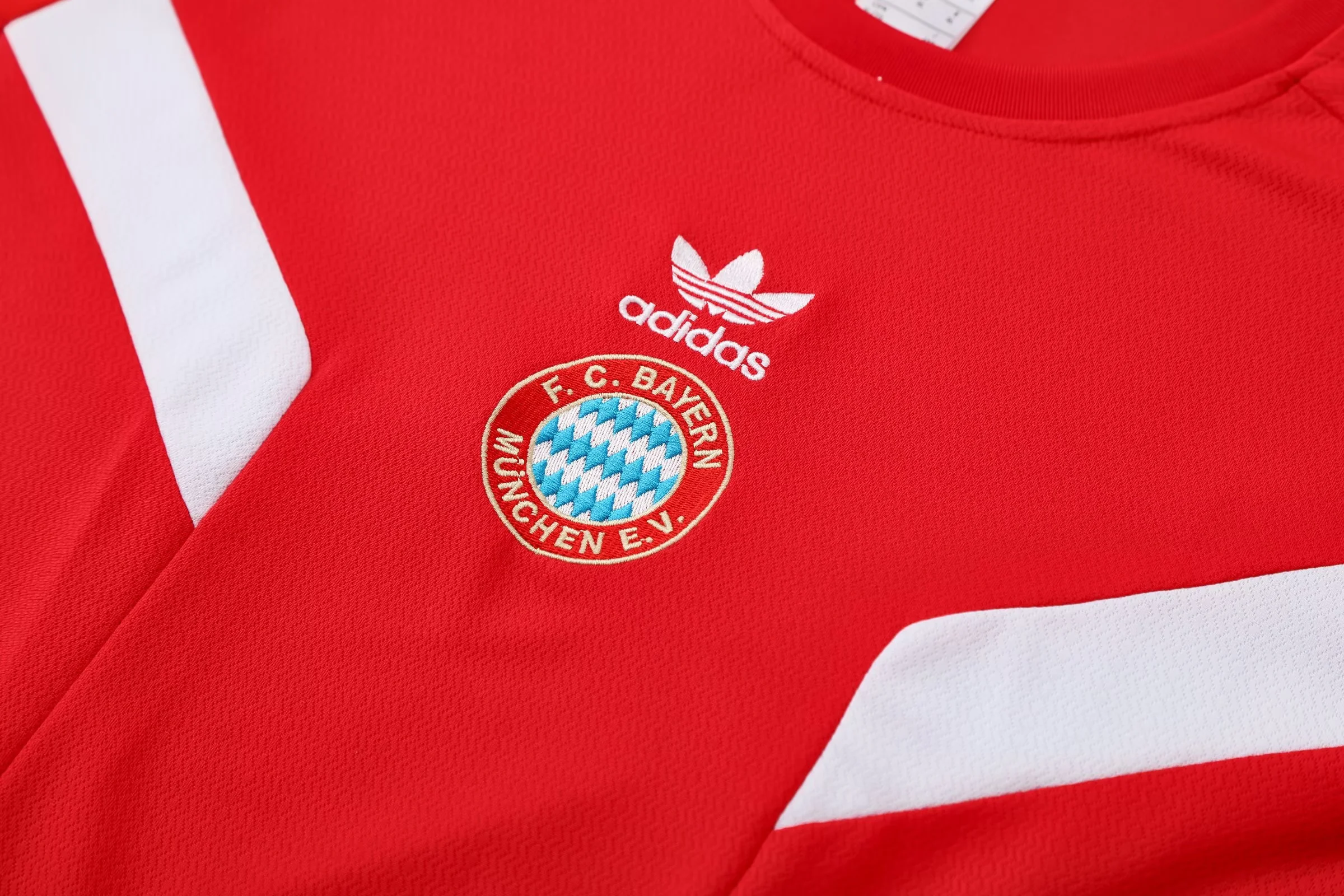 Bayern München 25/26 Short Sleeves Training suit Red