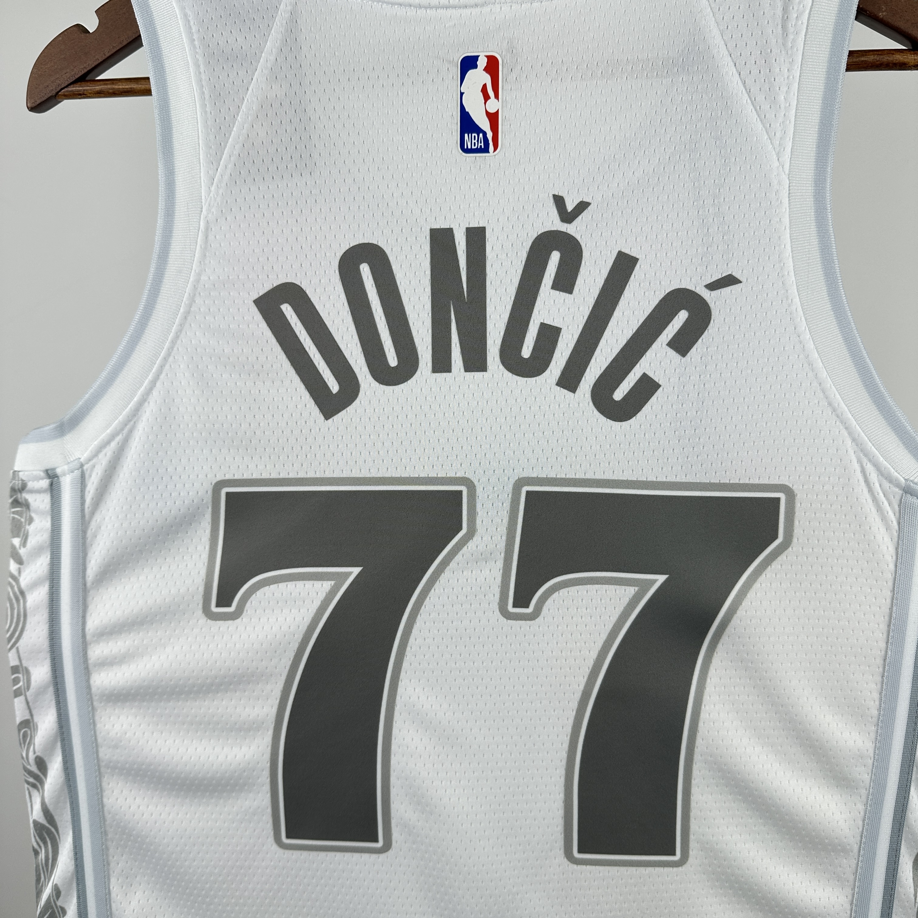 25 Season Dallas Mavericks City Edition  #77