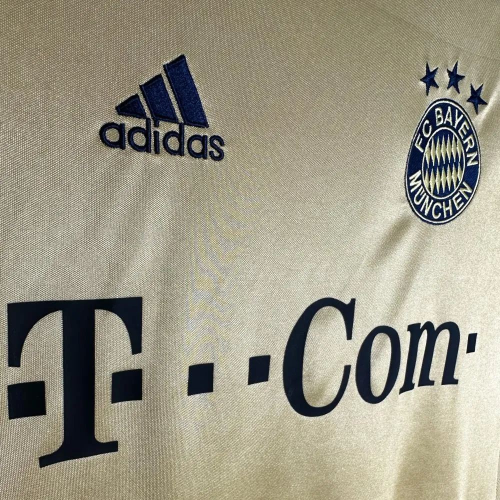 Retro Bayern Munich 03/04 Away S-XXL