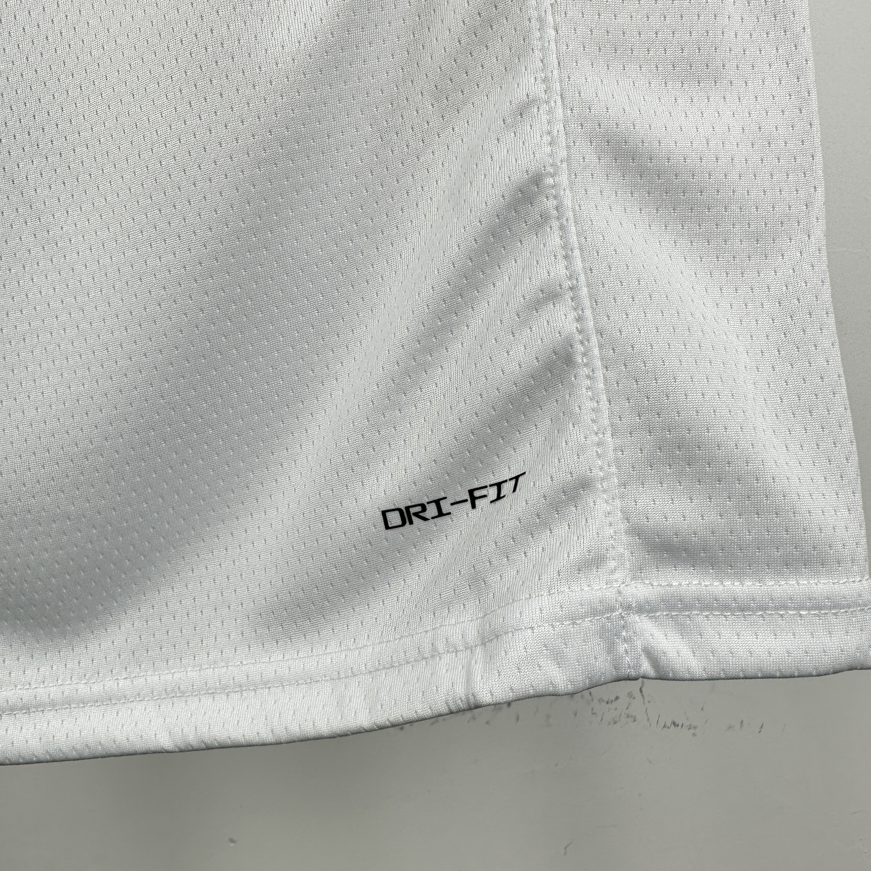 Retro Lakers White No.77 Dončić