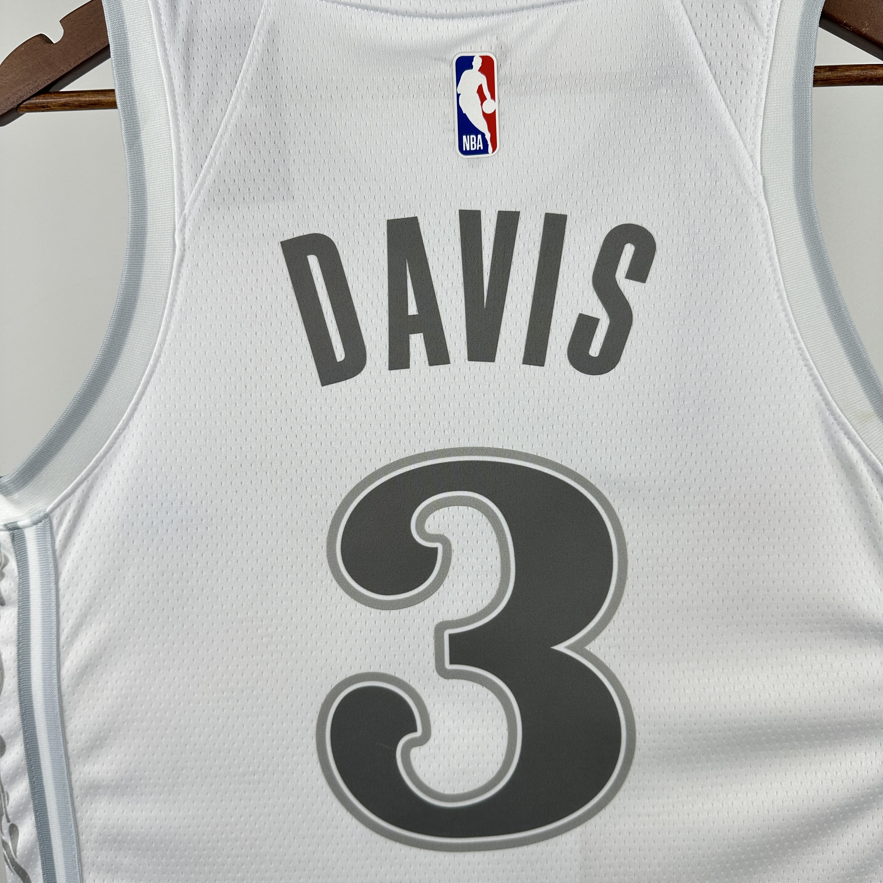 25 Season Dallas Mavericks City Edition  #3