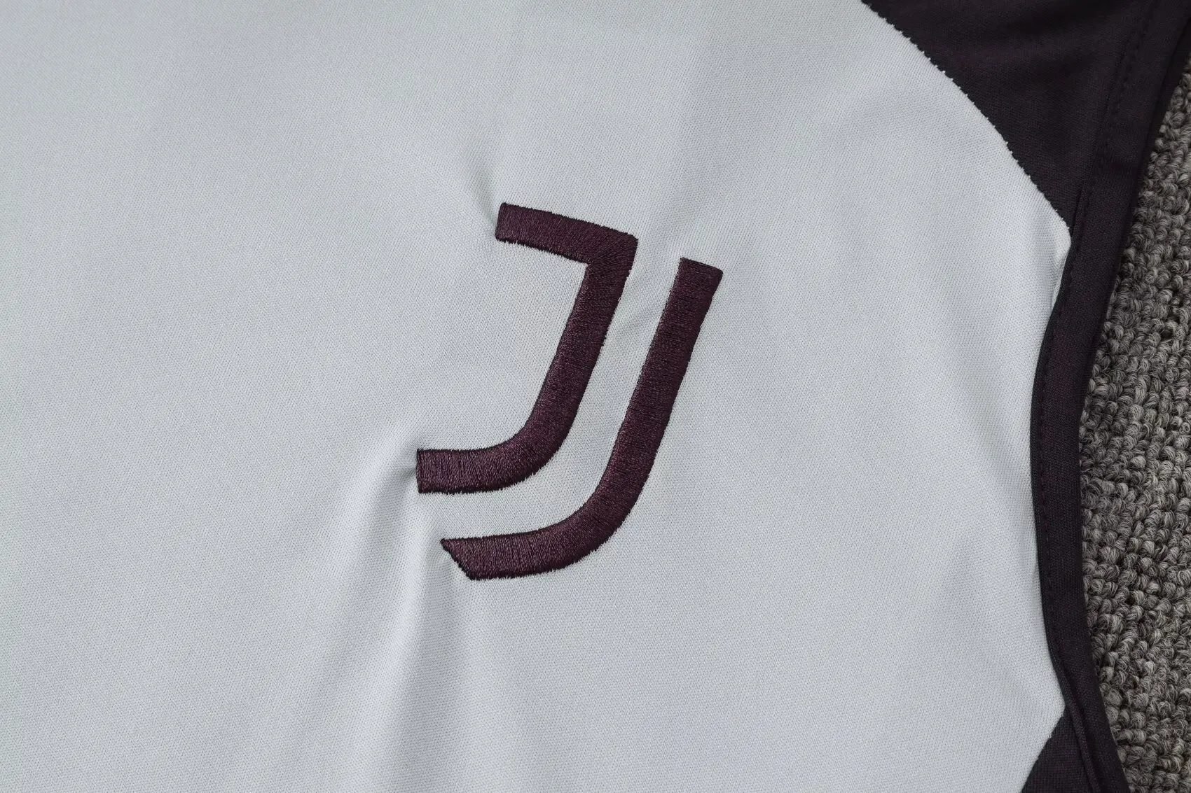 Juventus Sleevesless Training Suit D1282